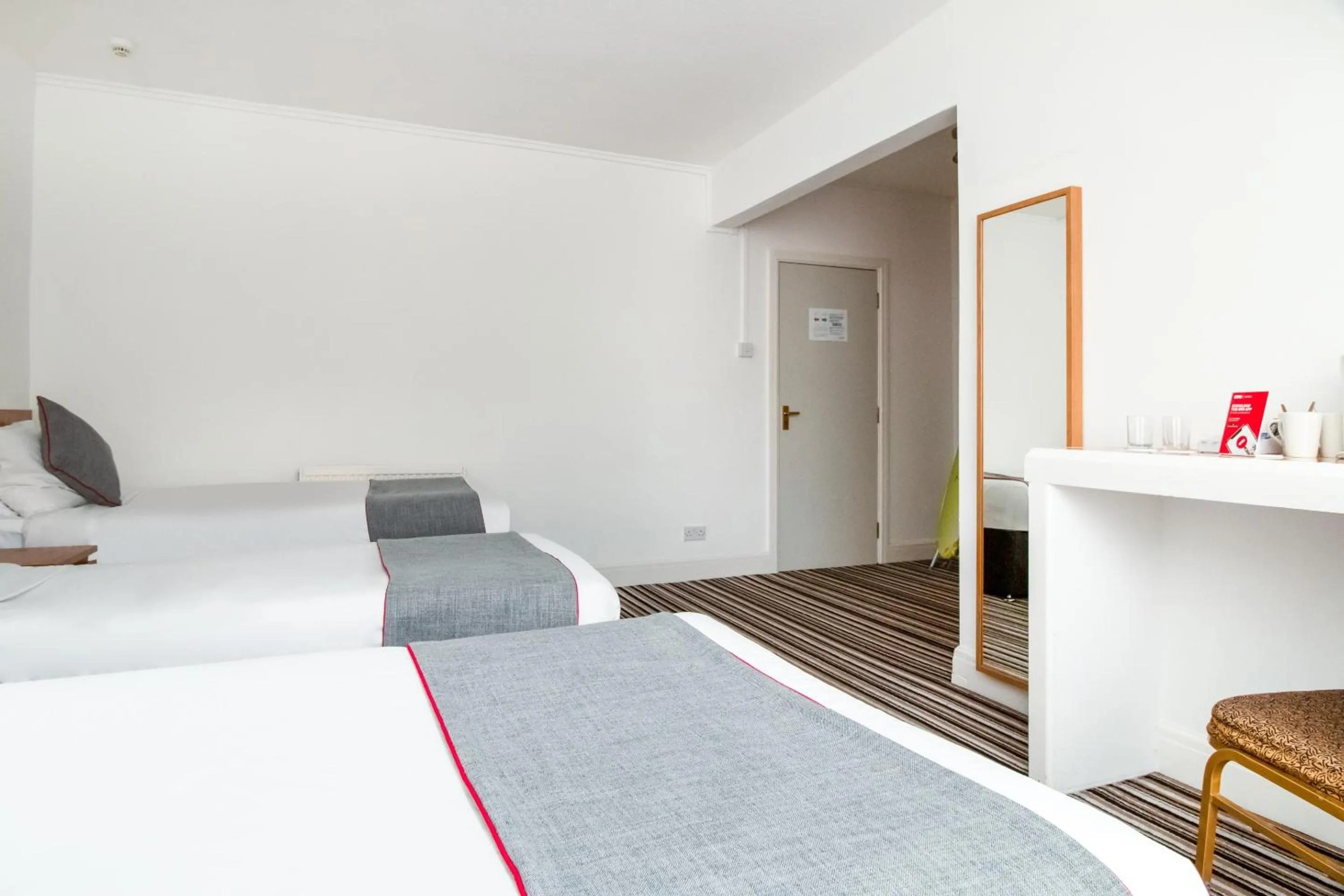 Bedroom, Bed in Cardiff Central Hotel By Belvilla