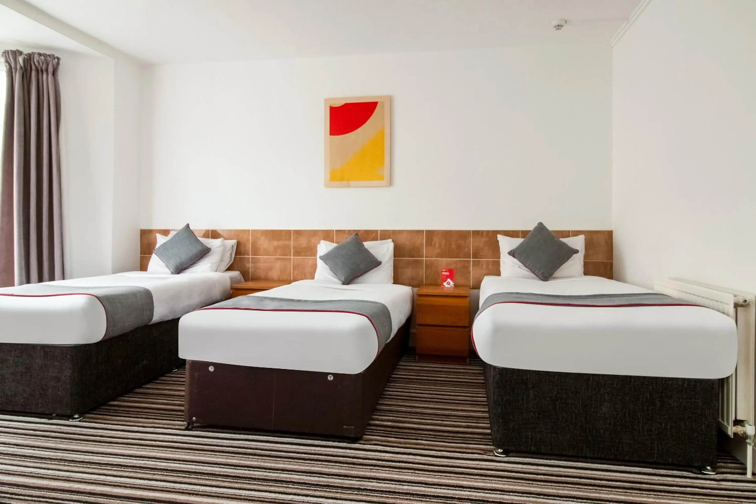 Bedroom, Bed in Cardiff Central Hotel By Belvilla