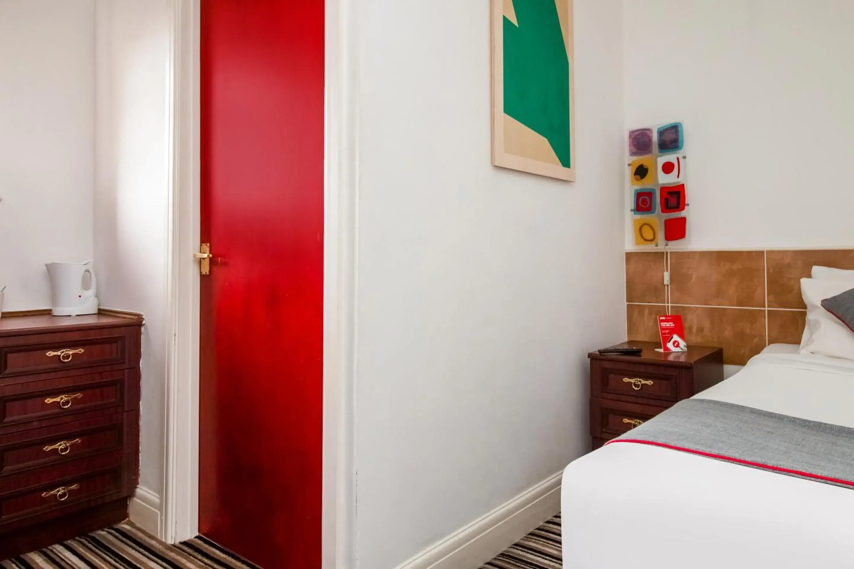 Bedroom, Bed in Cardiff Central Hotel By Belvilla Bedroom, Bed in Cardiff Central Hotel By Belvilla