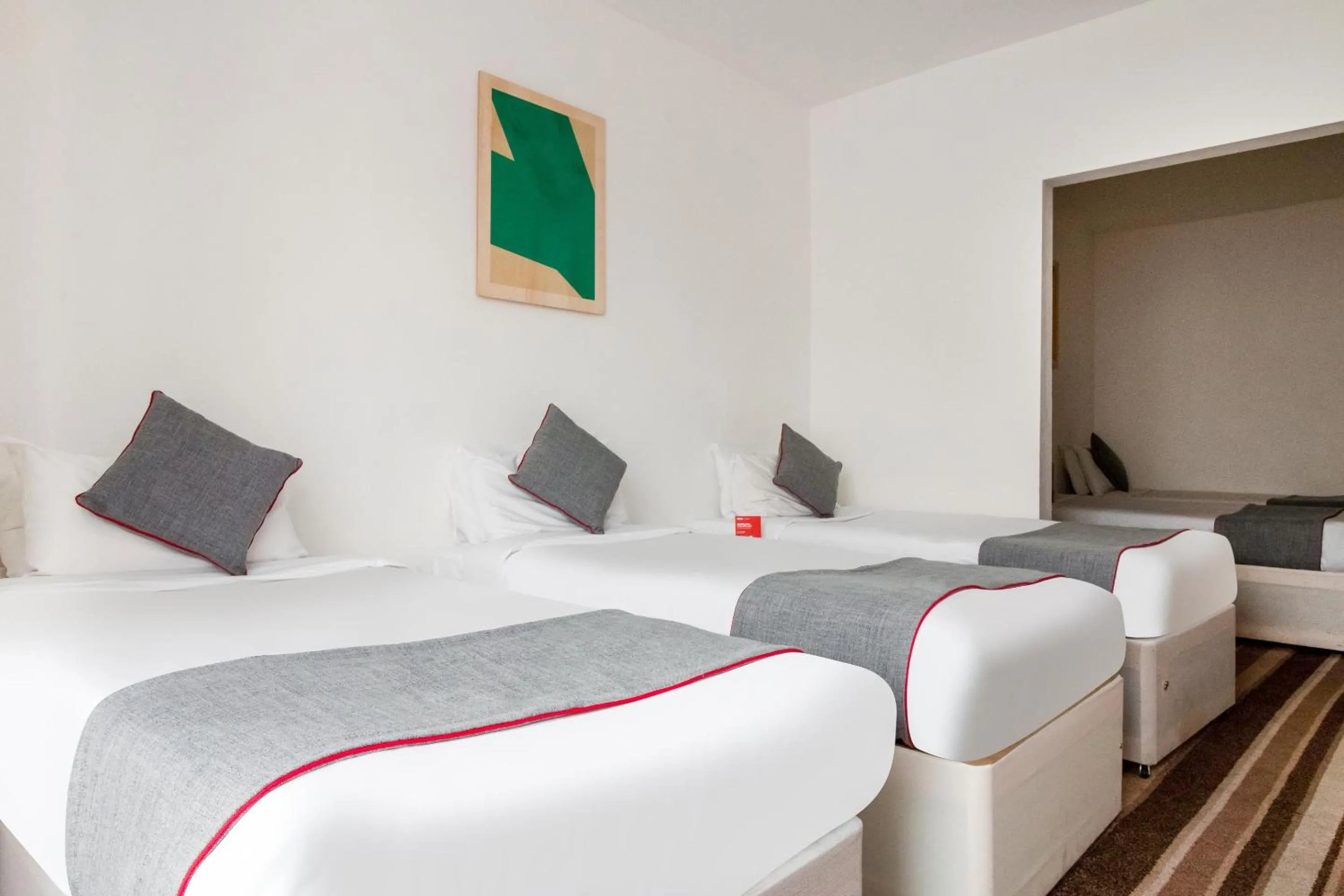 Bedroom, Bed in Cardiff Central Hotel By Belvilla