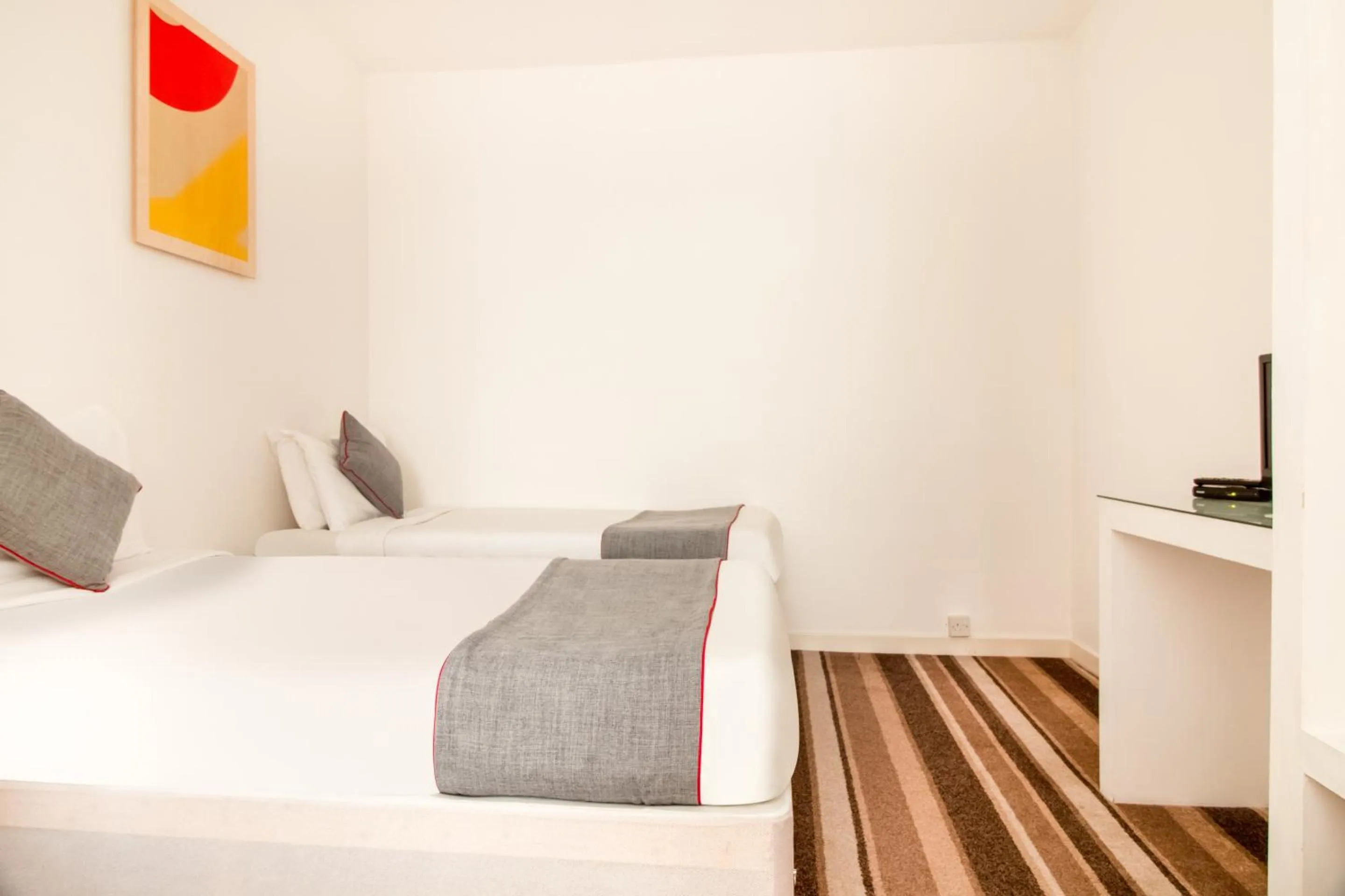 Bedroom, Bed in Cardiff Central Hotel By Belvilla