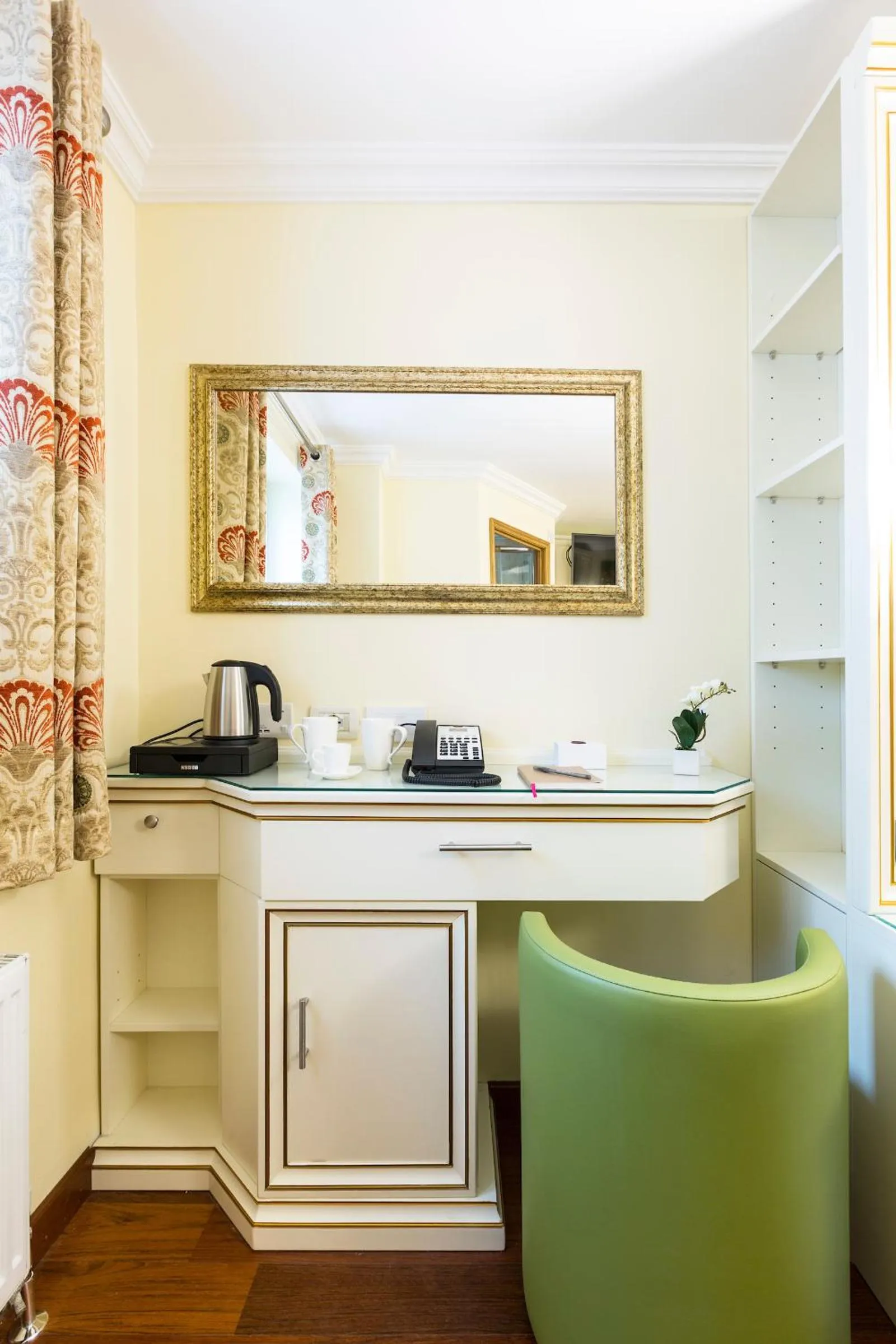 Coffee/tea facilities in Linton Hotel Luton