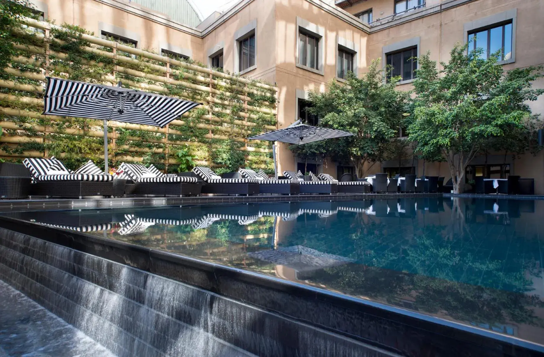 Swimming pool in DAVINCI Hotel on Nelson Mandela Square Swimming pool in DAVINCI Hotel on Nelson Mandela Square
