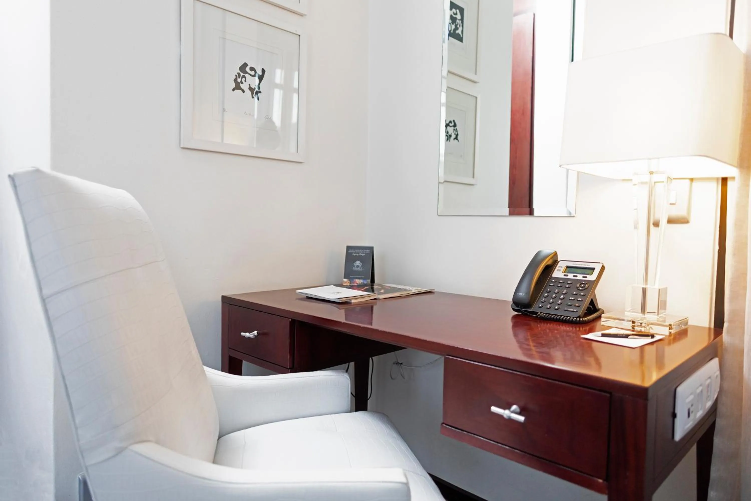 DAVINCI Hotel on Nelson Mandela Square