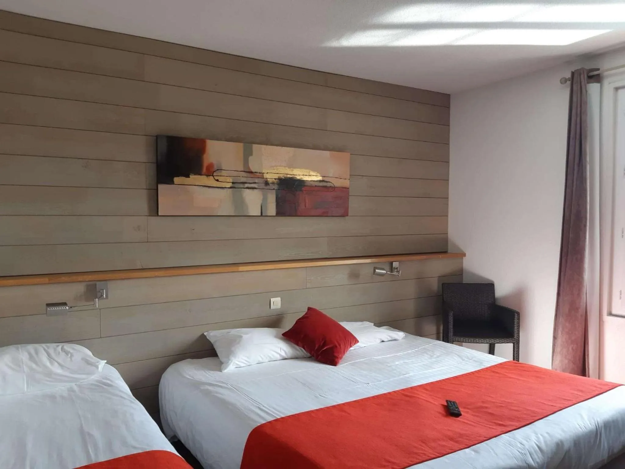 Bedroom in Brit Hotel du Golf Le Lodge