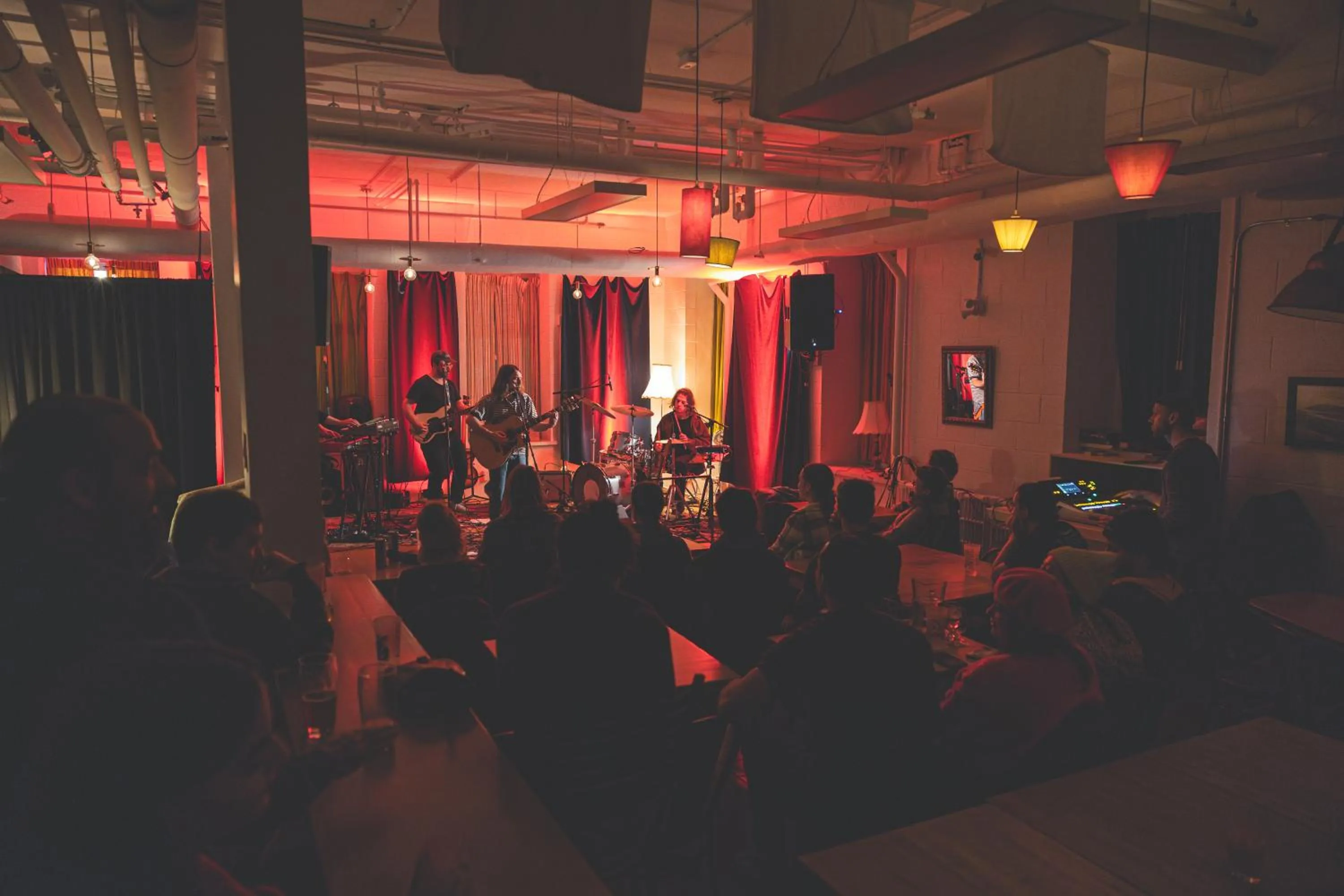 Restaurant/places to eat in Auberge de Jeunesse des Balcons