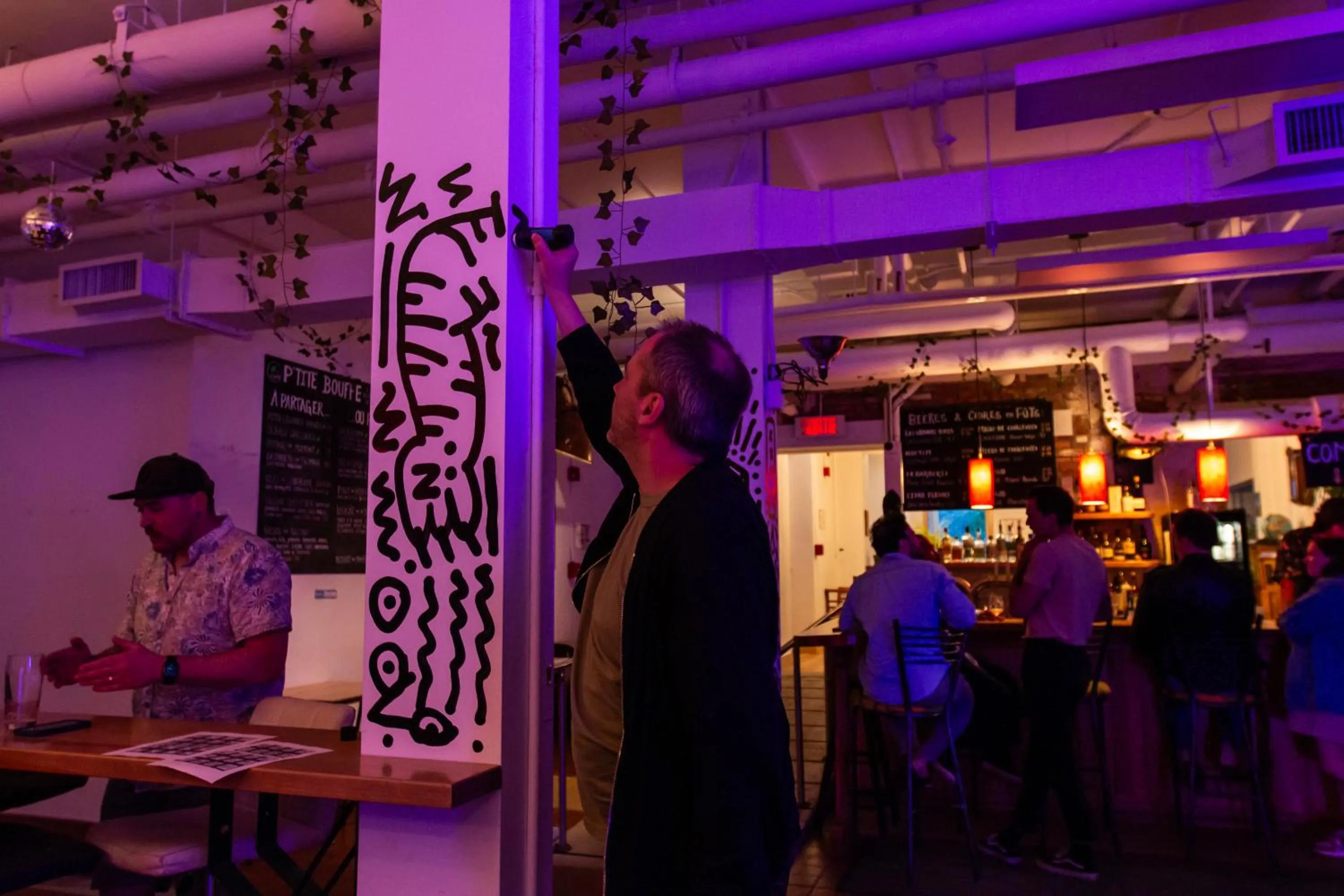 Restaurant/places to eat in Auberge de Jeunesse des Balcons