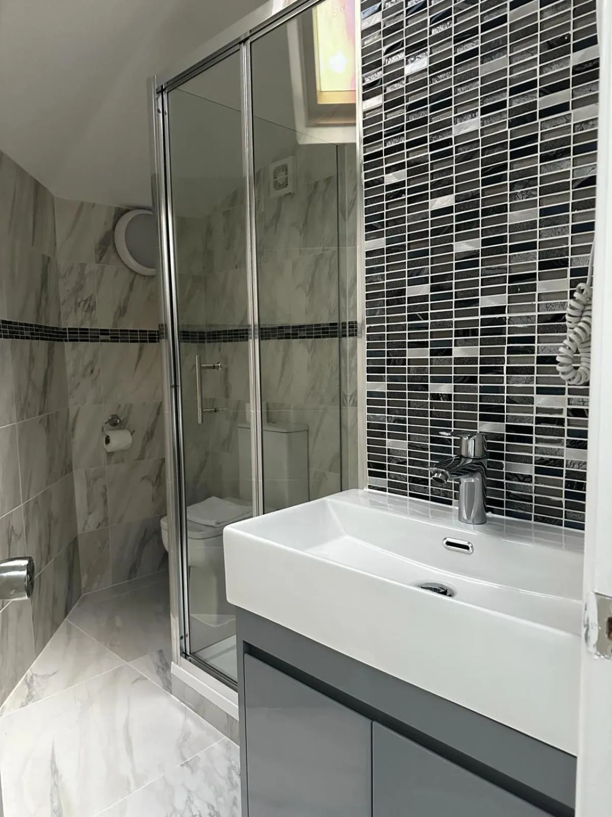 Shower in The Park Hotel