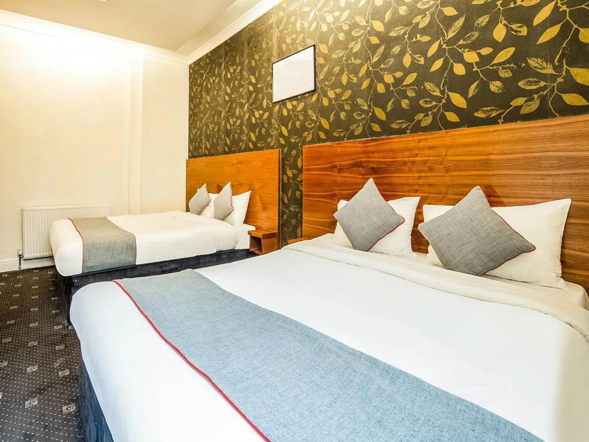 Photo of the whole room, Bed in The Park Hotel