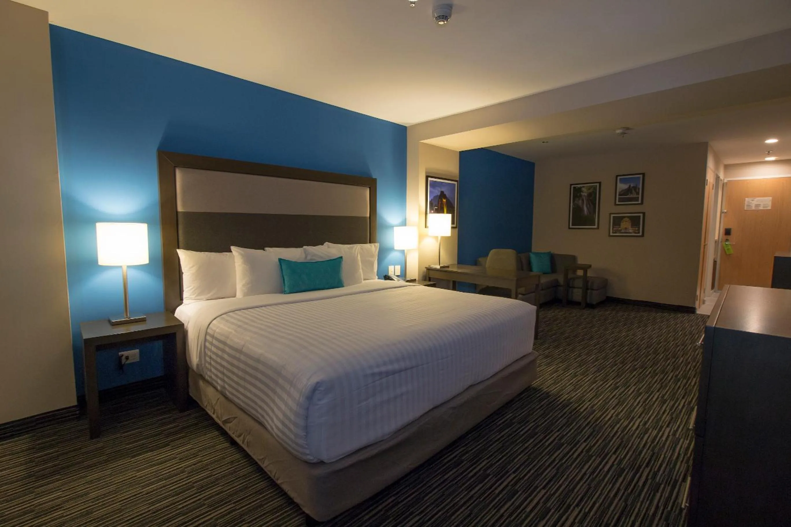 Bed in CHN Hotel Monterrey Aeropuerto, Trademark by Wyndham