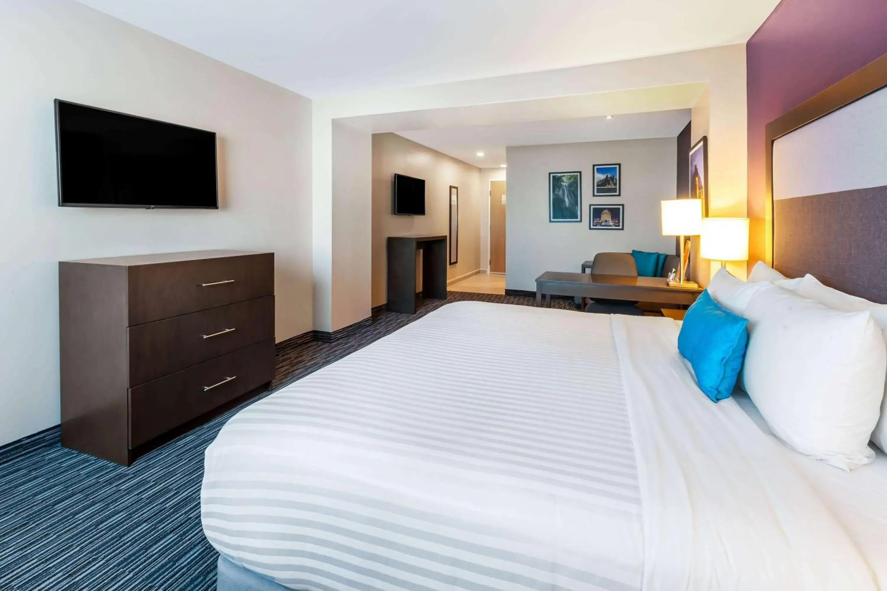 Photo of the whole room, Bed in CHN Hotel Monterrey Aeropuerto, Trademark by Wyndham Photo of the whole room, Bed in CHN Hotel Monterrey Aeropuerto, Trademark by Wyndham