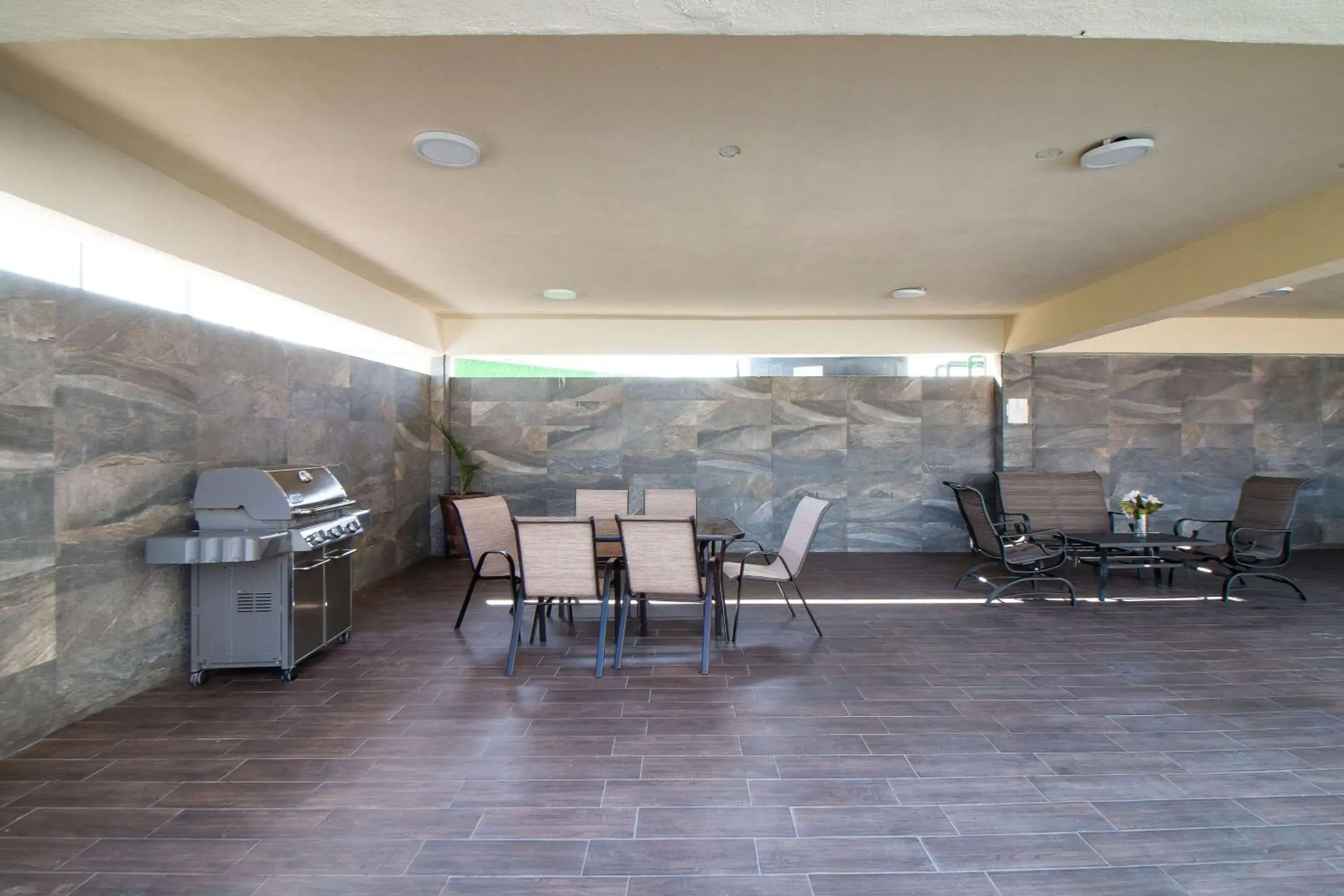 Restaurant/places to eat in CHN Hotel Monterrey Aeropuerto, Trademark by Wyndham Restaurant/places to eat in CHN Hotel Monterrey Aeropuerto, Trademark by Wyndham