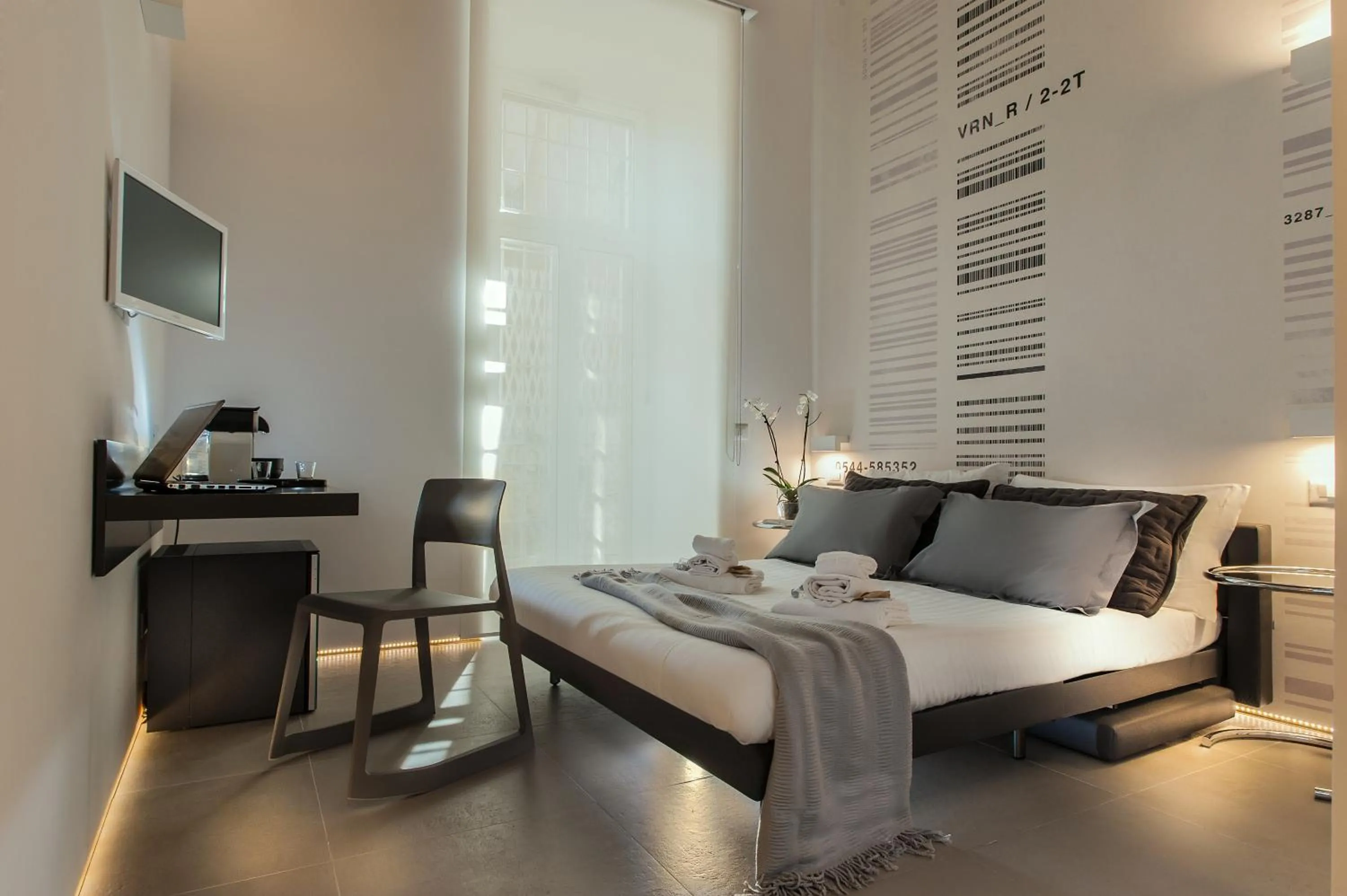 Bed in First Floor - Boutique Hotel