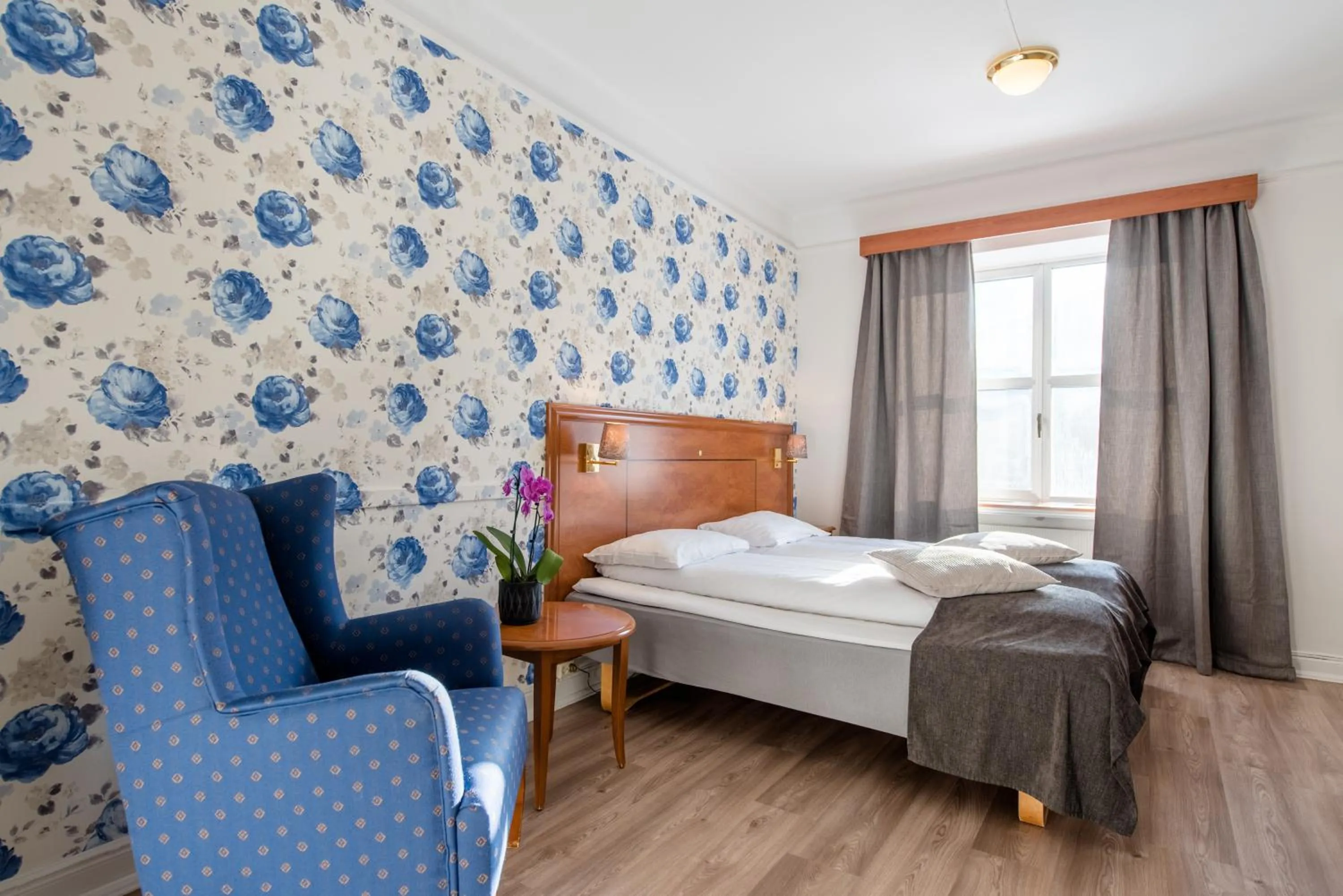 Bed in Oppdal Turisthotell