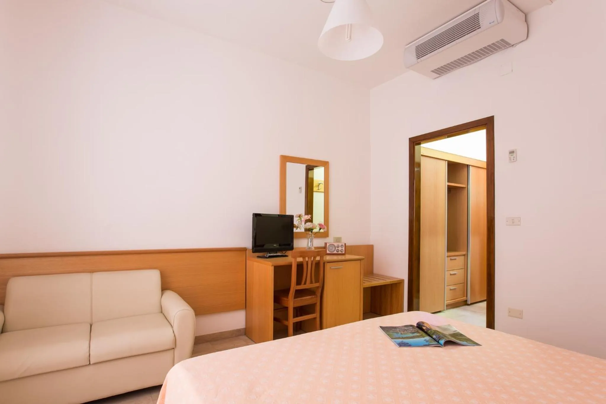 Photo of the whole room, Bed in Hotel Mediterraneo