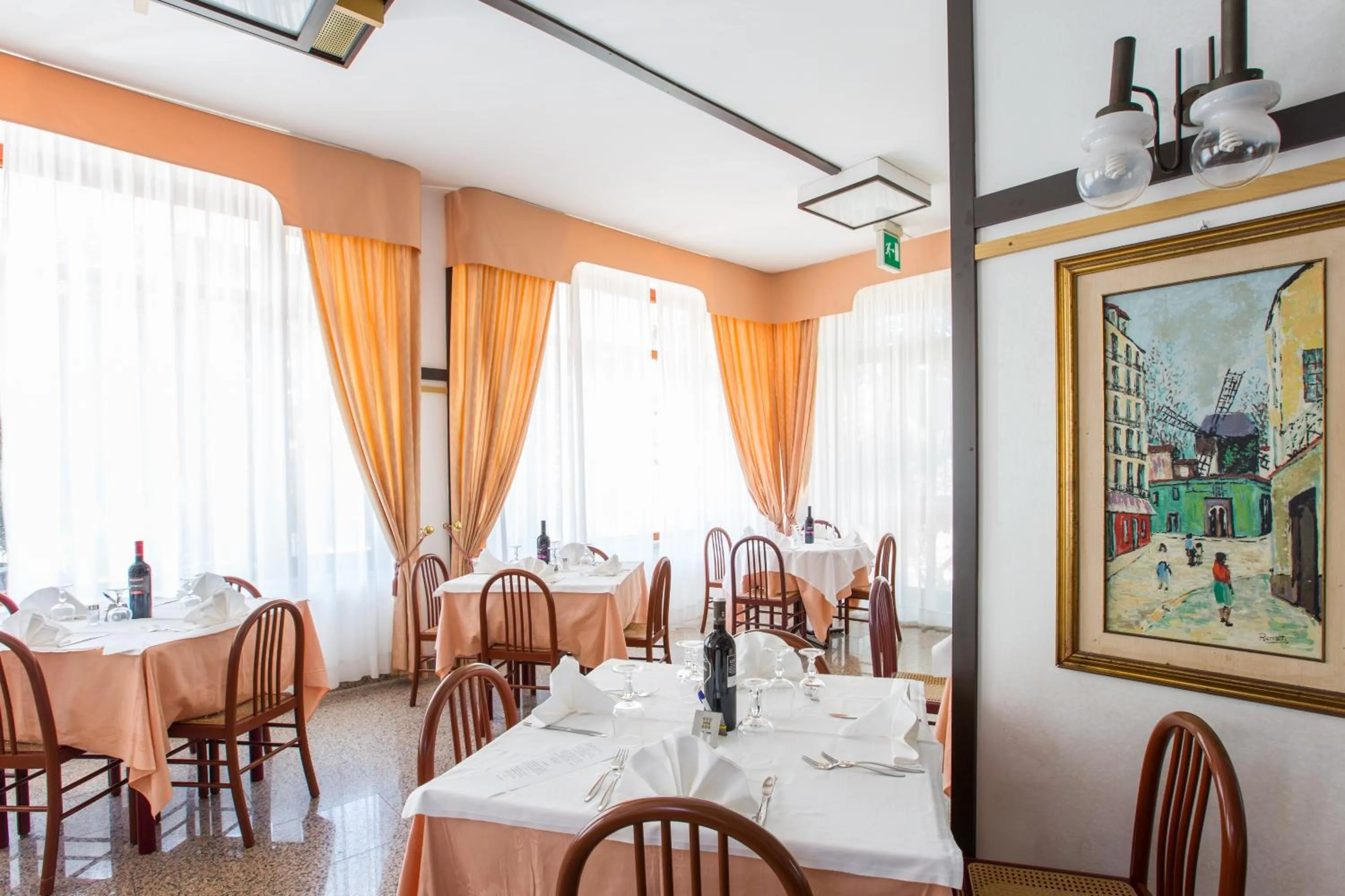 Restaurant/places to eat in Hotel Mediterraneo