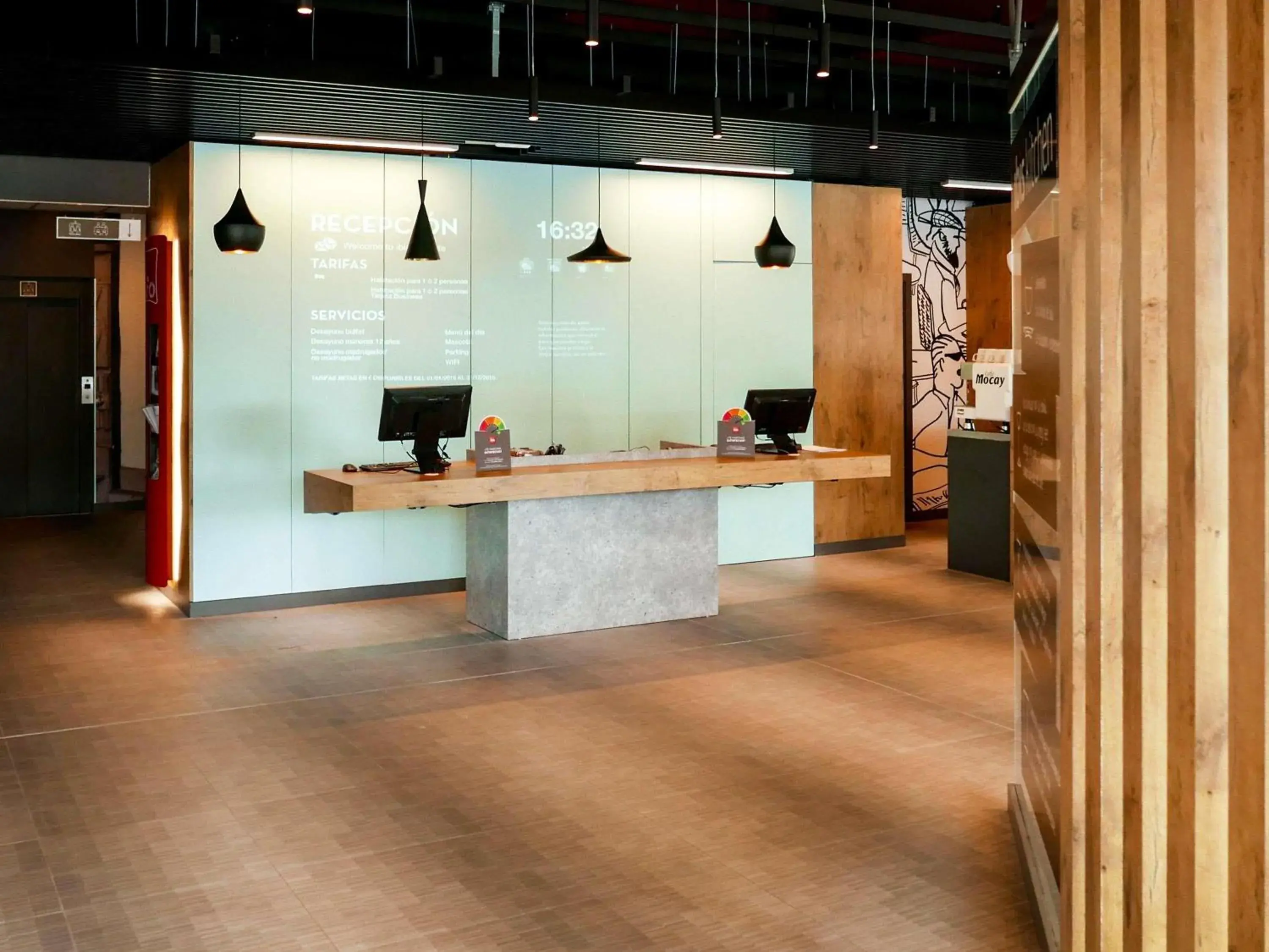 Property building in Ibis Hotel Alicante Property building in Ibis Hotel Alicante