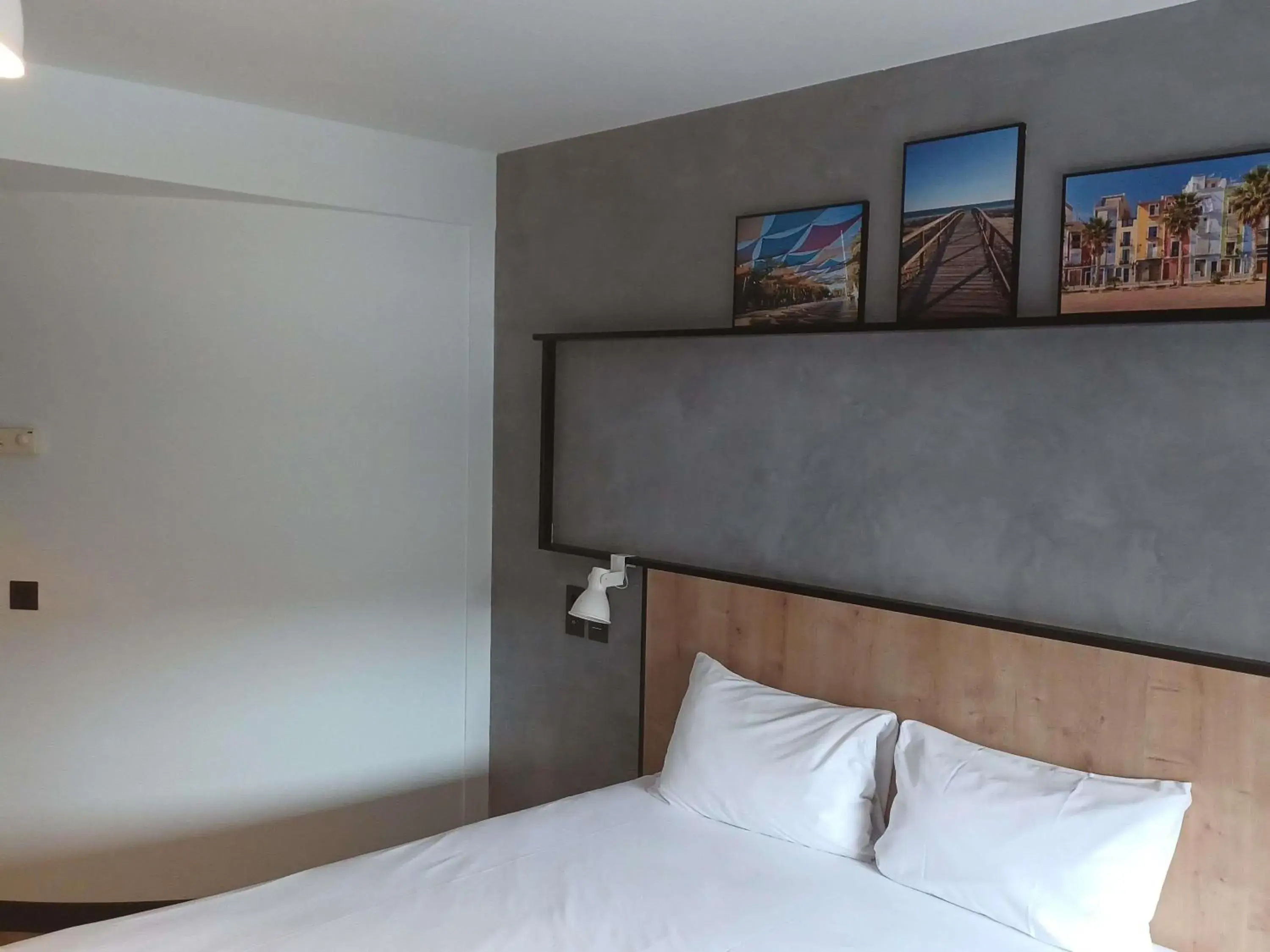 Superior Double Room in Ibis Hotel Alicante Superior Double Room in Ibis Hotel Alicante