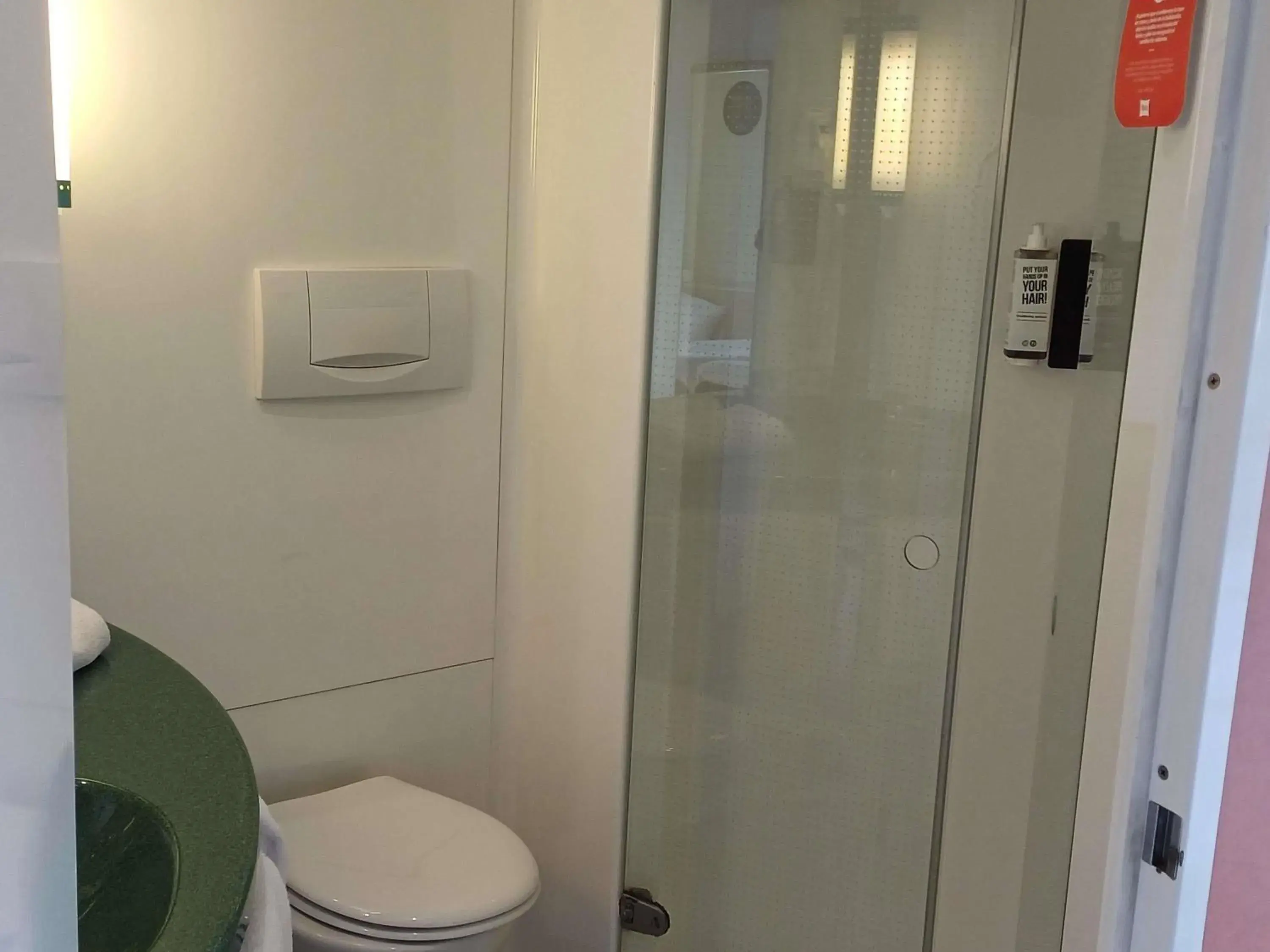 Bedroom in Ibis Hotel Alicante Bedroom in Ibis Hotel Alicante