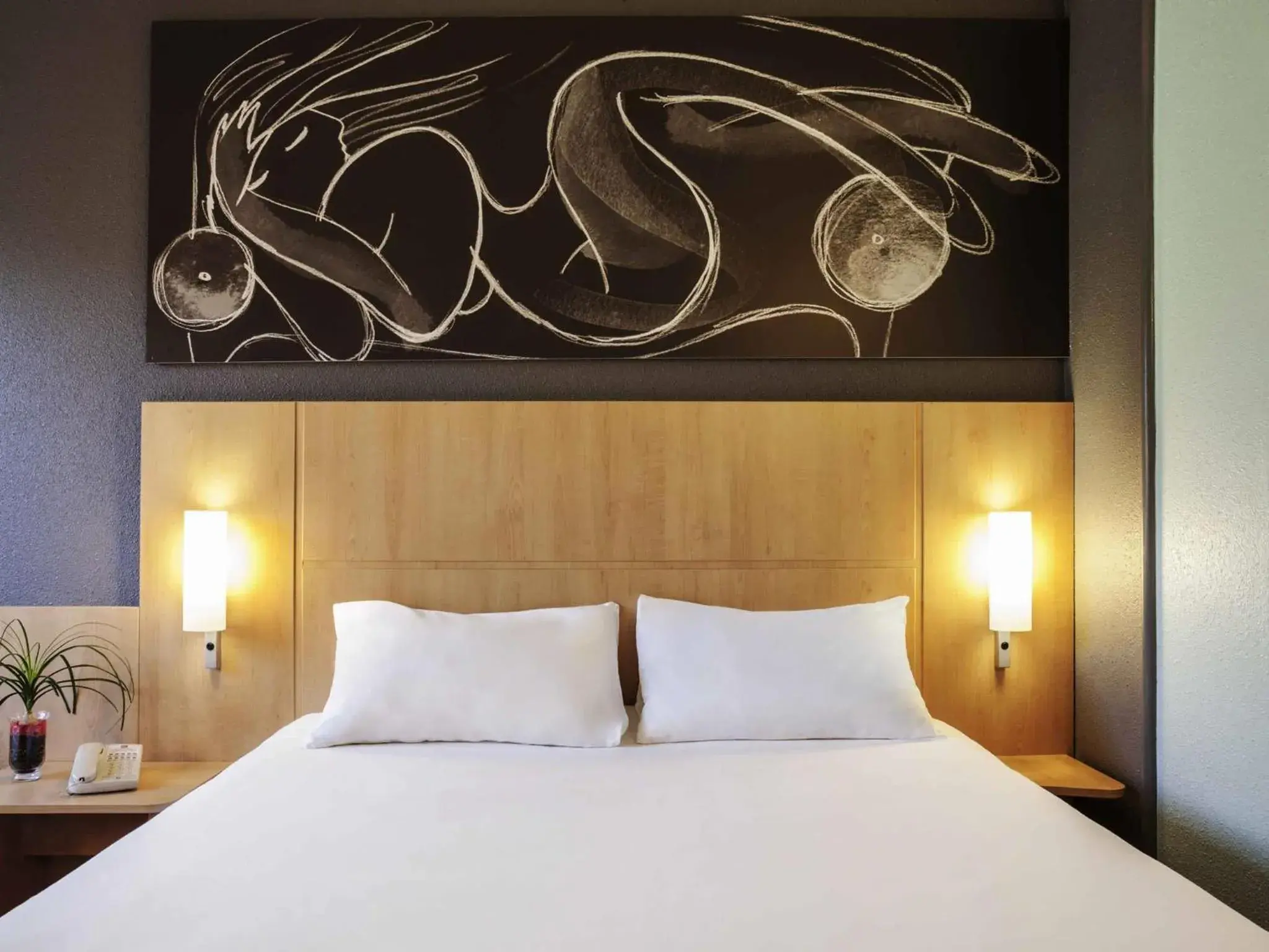 Bedroom, Bed in Ibis Cornella Bedroom, Bed in Ibis Cornella