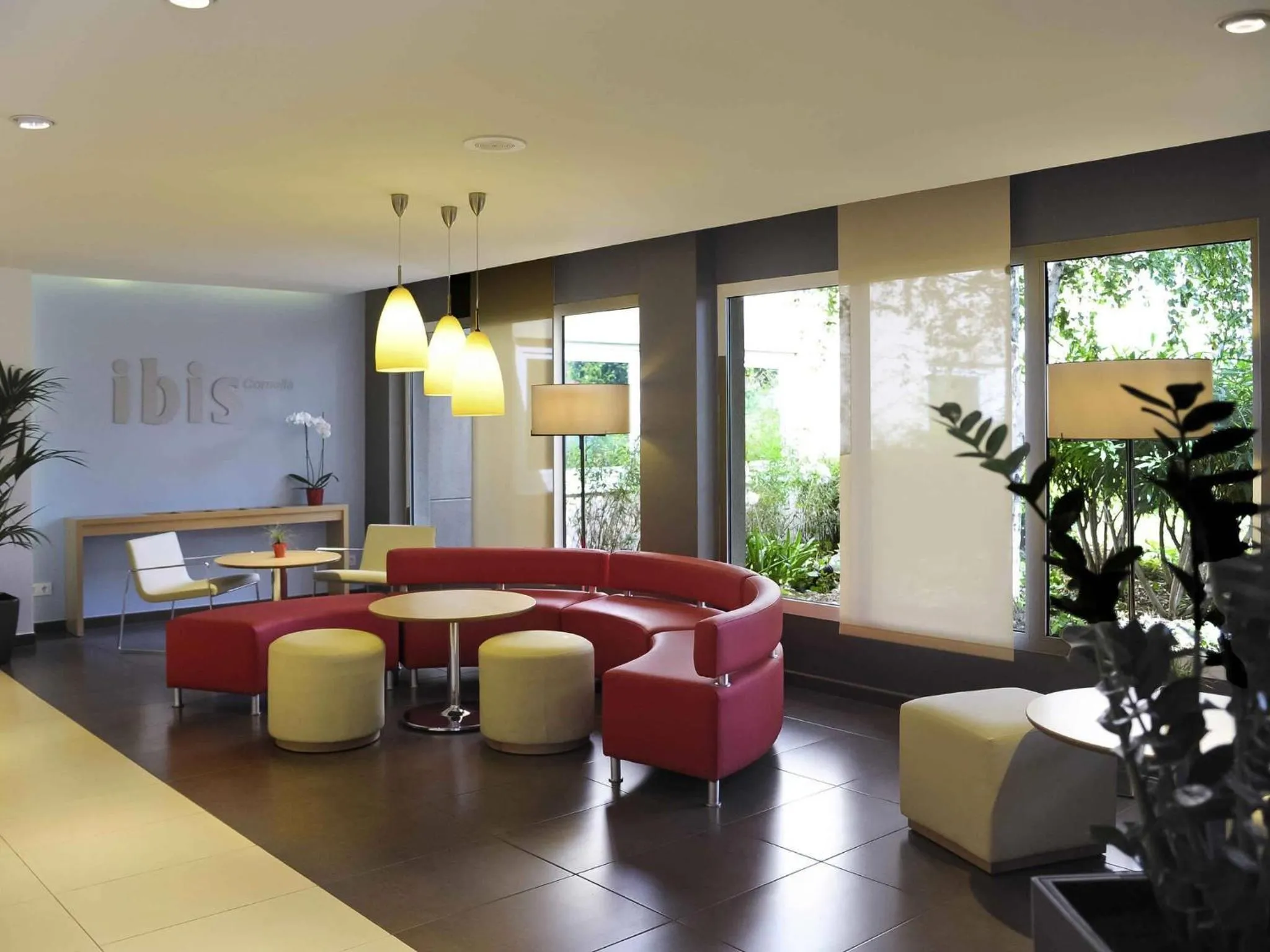 Property building in Ibis Cornella