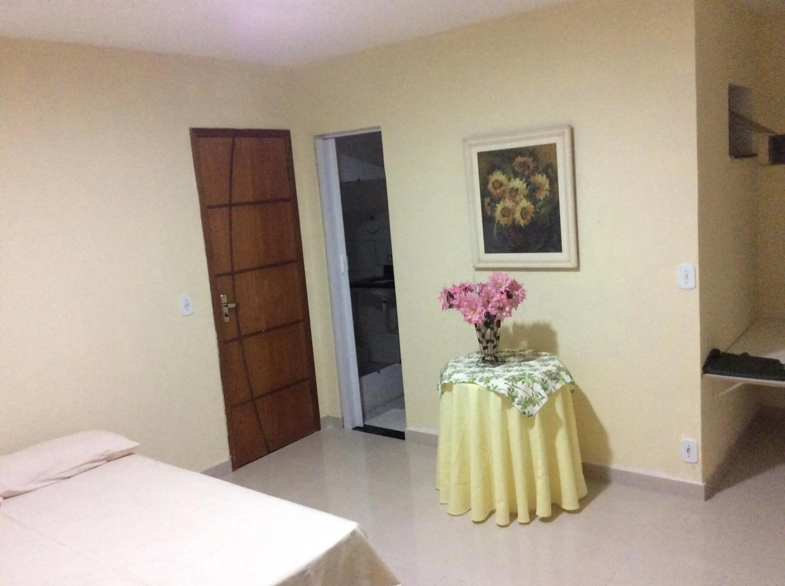 Text overlay, Bed in Apto Praia de Setiba