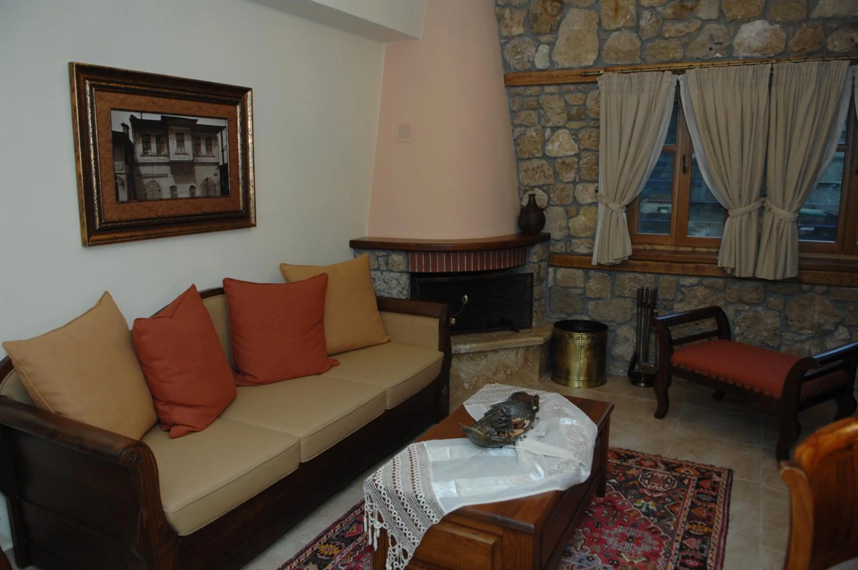 Living room in Roes Suites