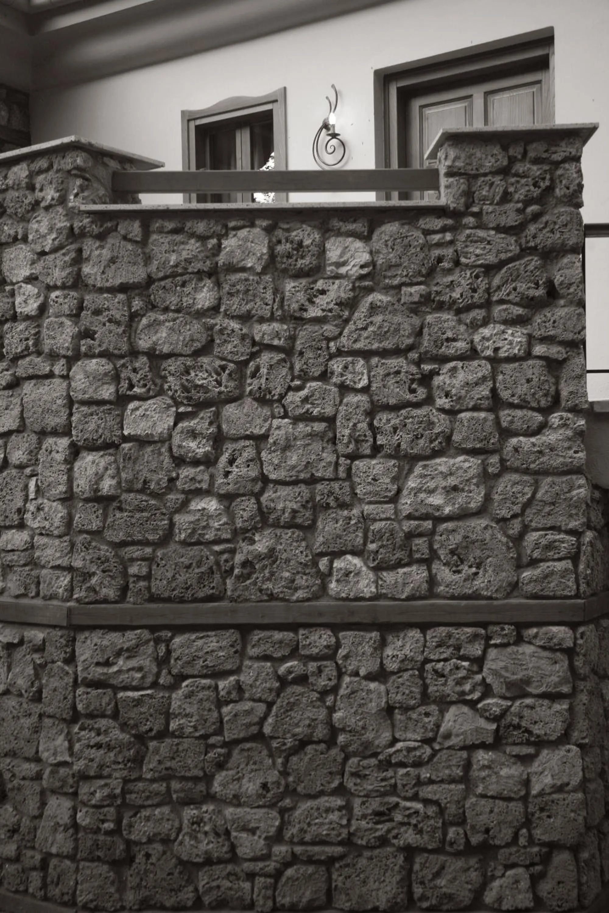 Facade/entrance in Roes Suites