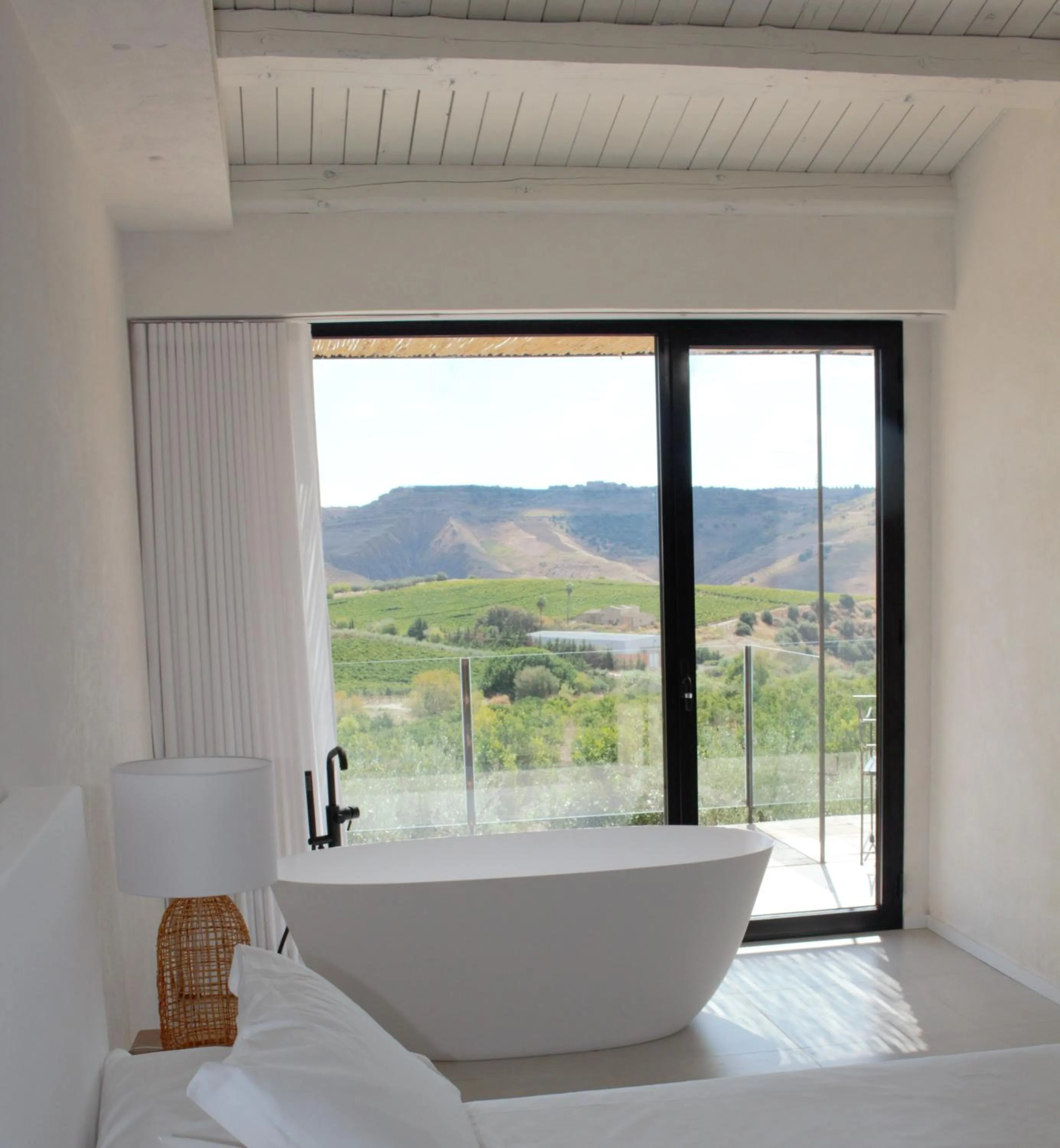 View (from property/room), Bed in Colle San Mauro