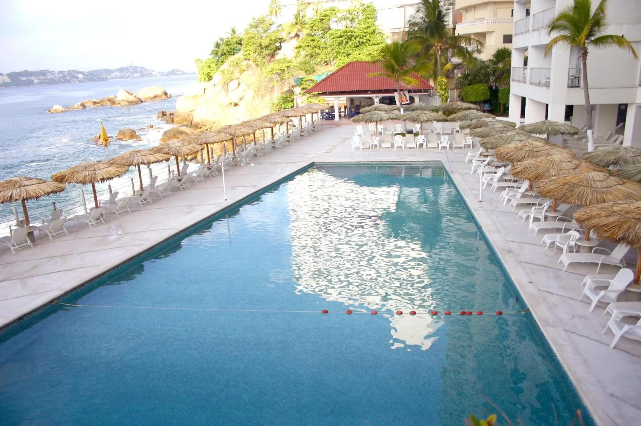 Swimming pool in Hotel Las Torres Gemelas Acapulco