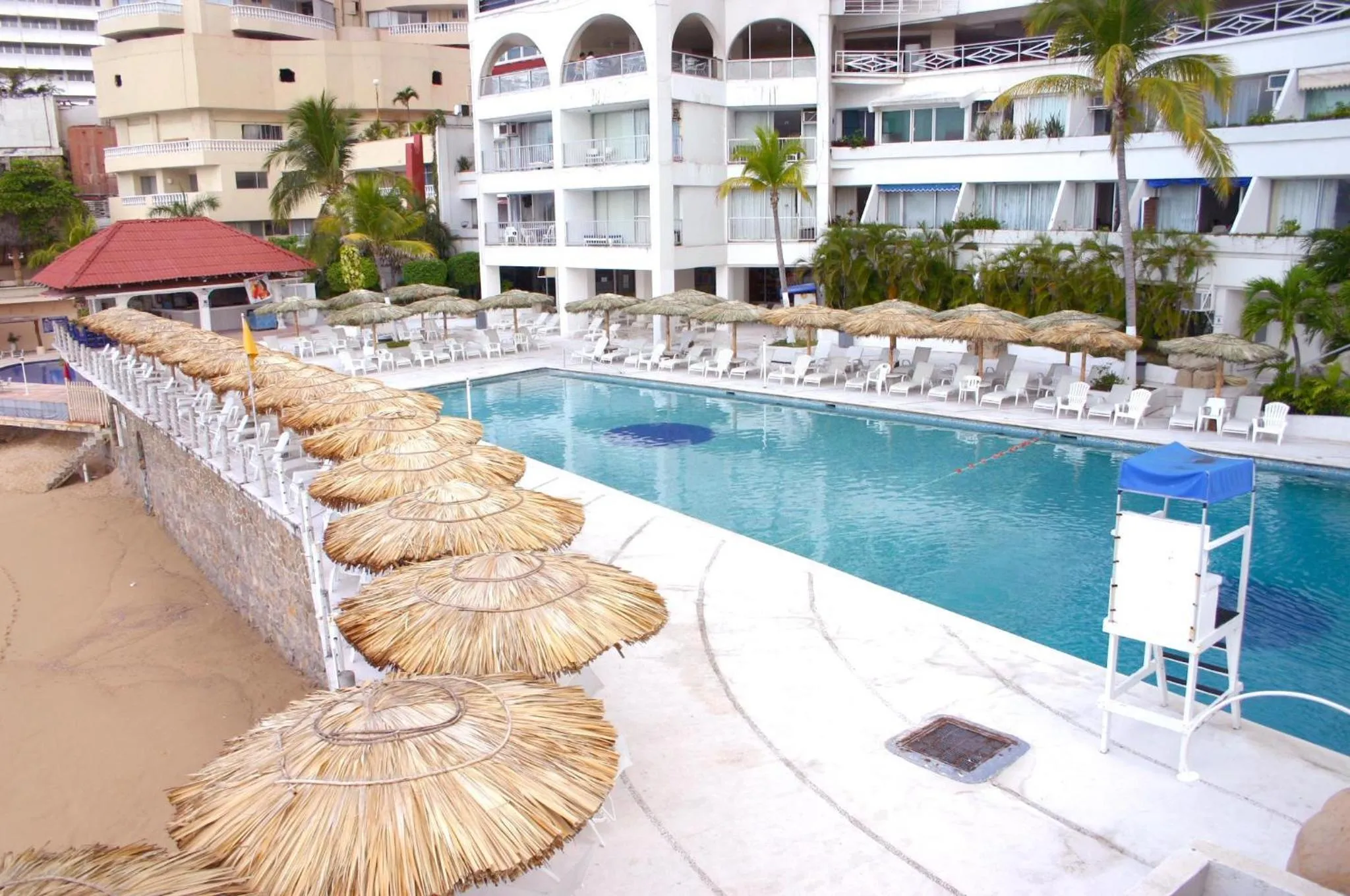 Swimming pool in Hotel Las Torres Gemelas Acapulco