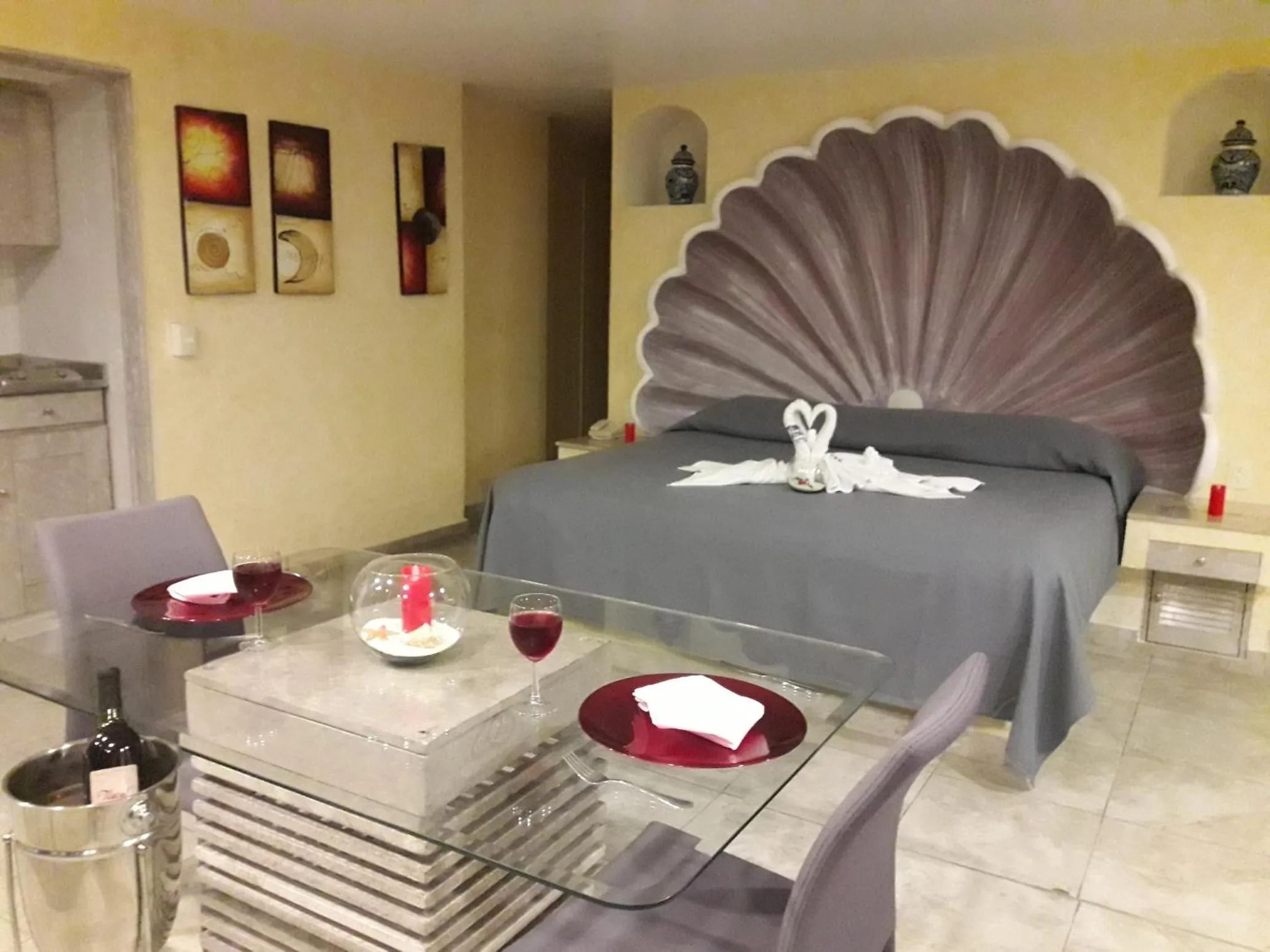 Photo of the whole room in Hotel Las Torres Gemelas Acapulco