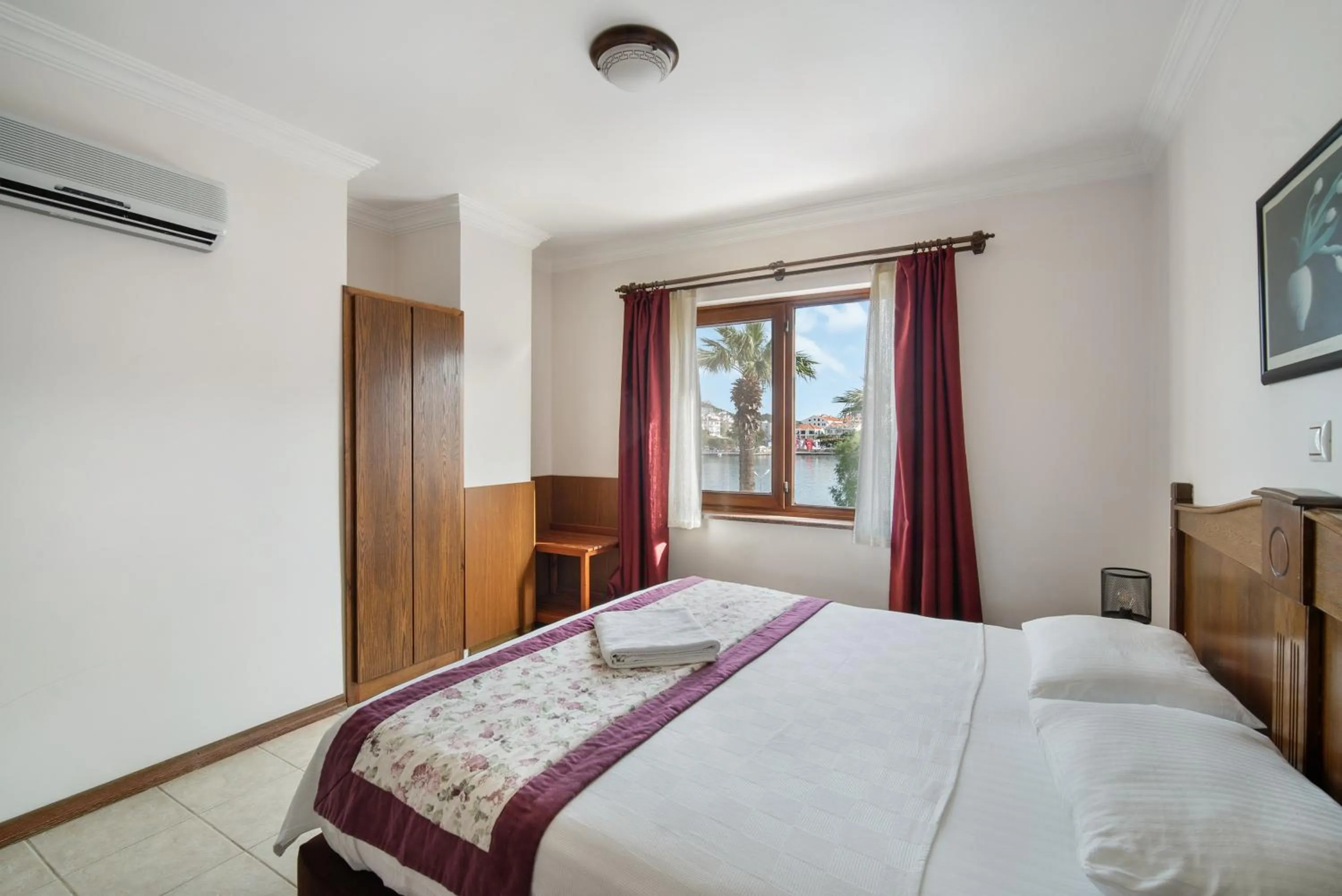 Bed in Fora Apart Hotel