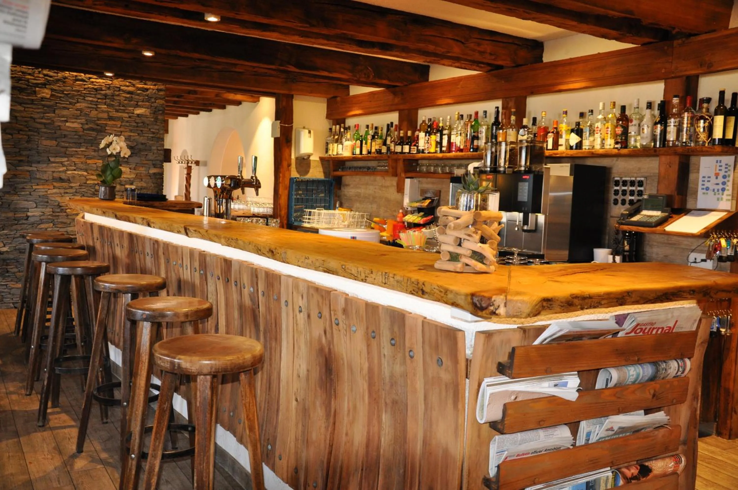 Restaurant/places to eat in Petit Paradis