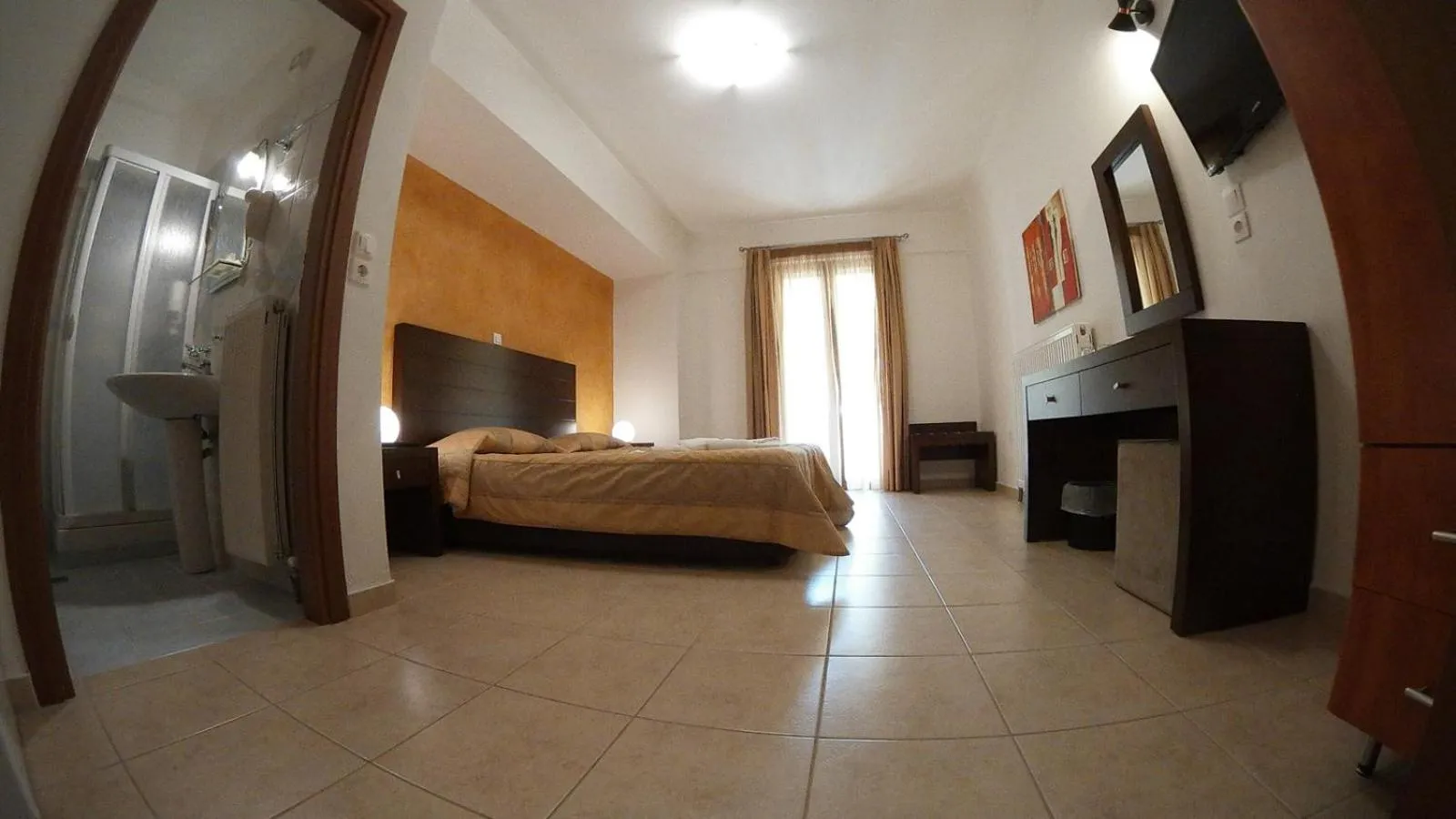 Photo of the whole room, Bed in Ahilion Hotel