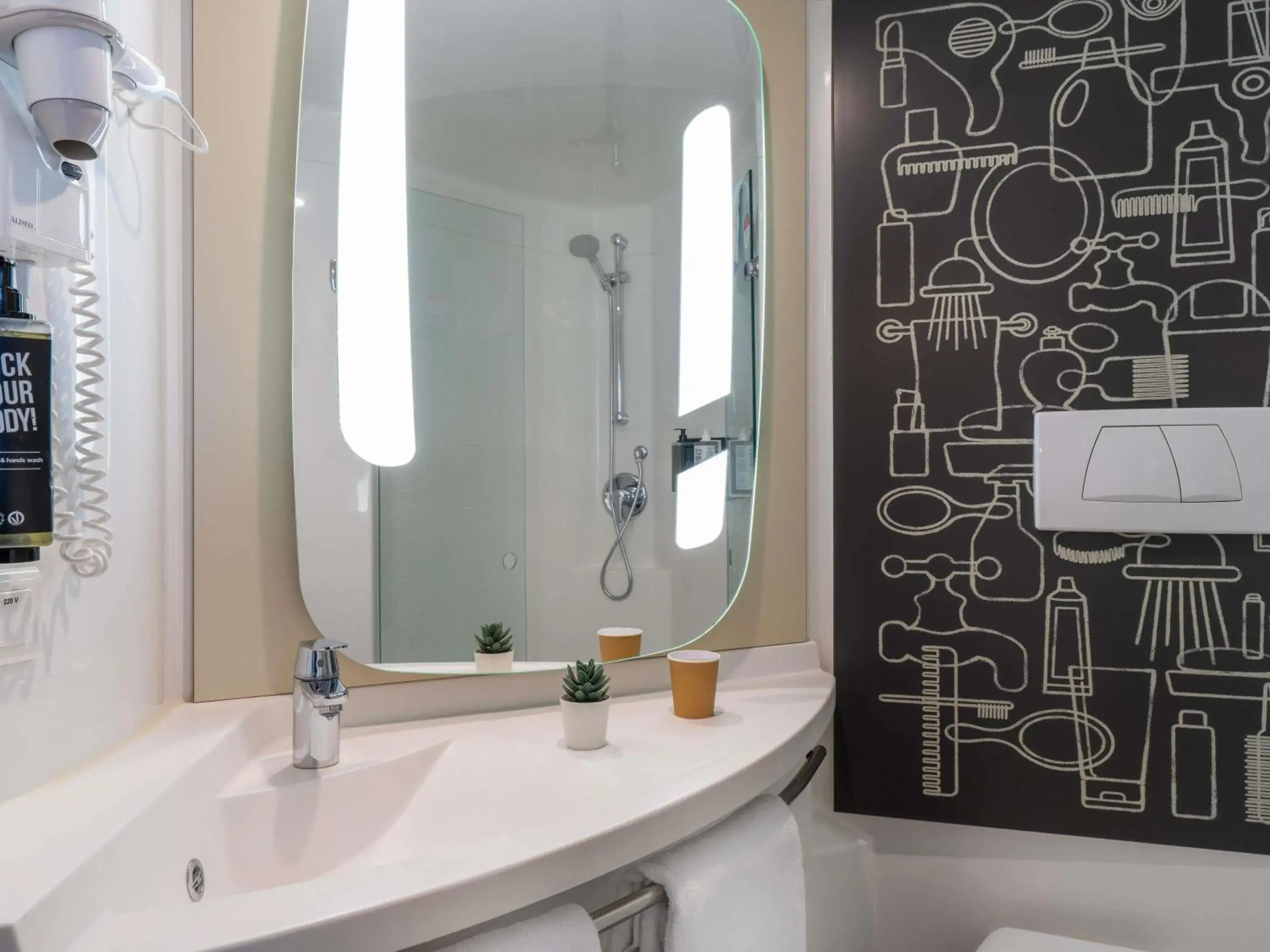 Bedroom in Ibis Barcelona Meridiana Bedroom in Ibis Barcelona Meridiana