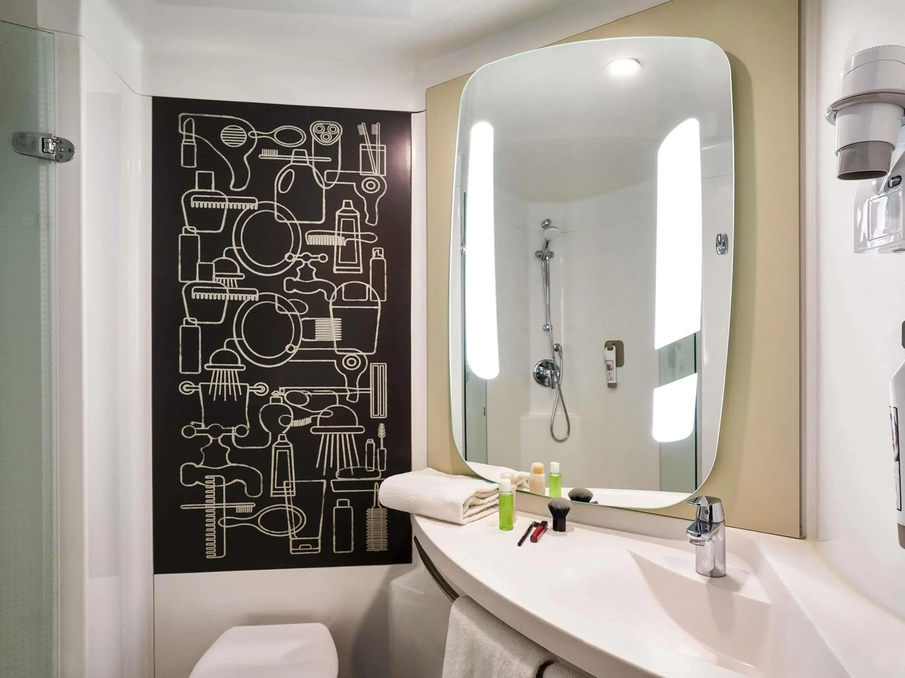 Bedroom in Ibis Barcelona Meridiana Bedroom in Ibis Barcelona Meridiana