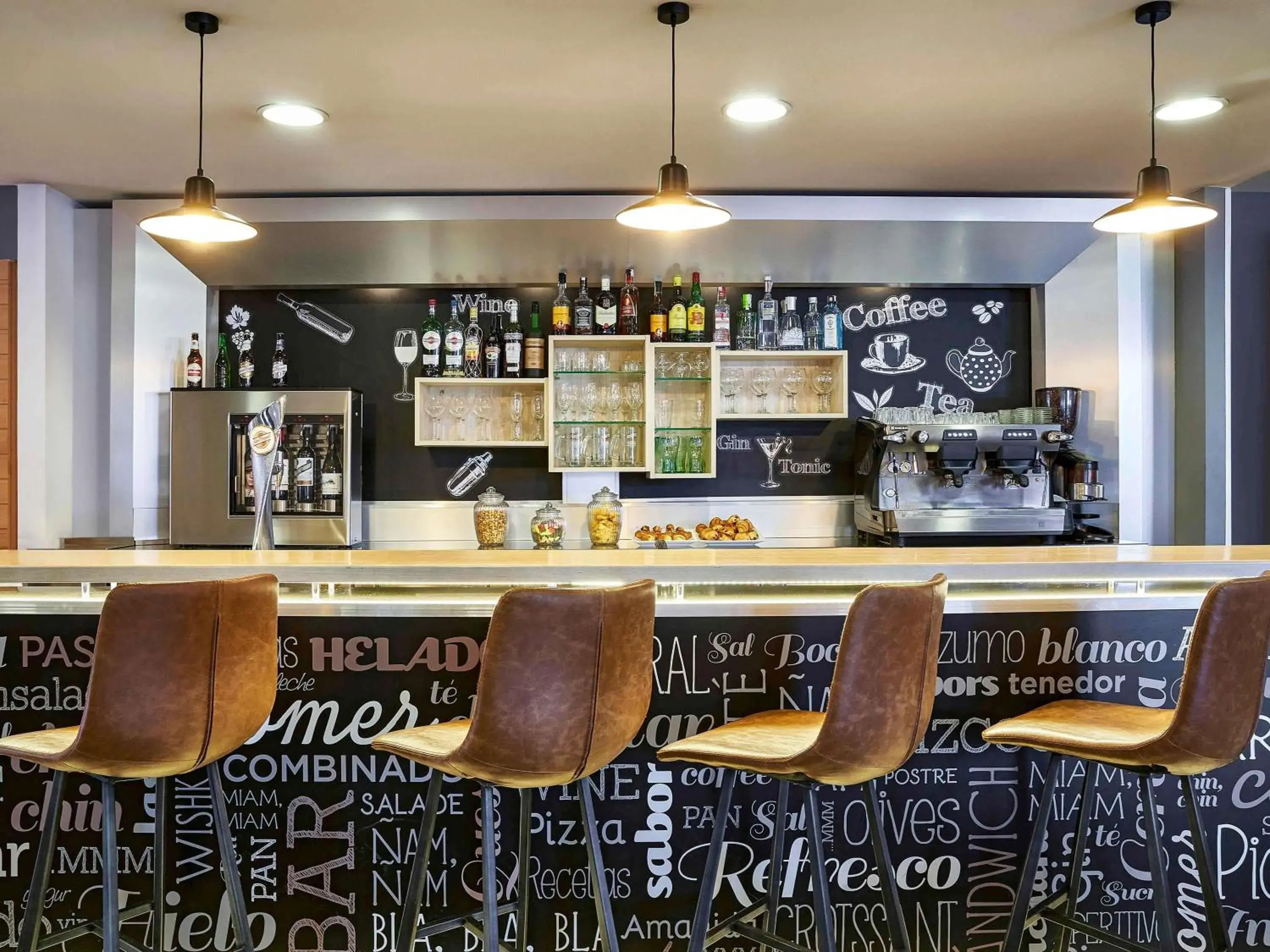 Restaurant/places to eat in Ibis Barcelona Meridiana Restaurant/places to eat in Ibis Barcelona Meridiana