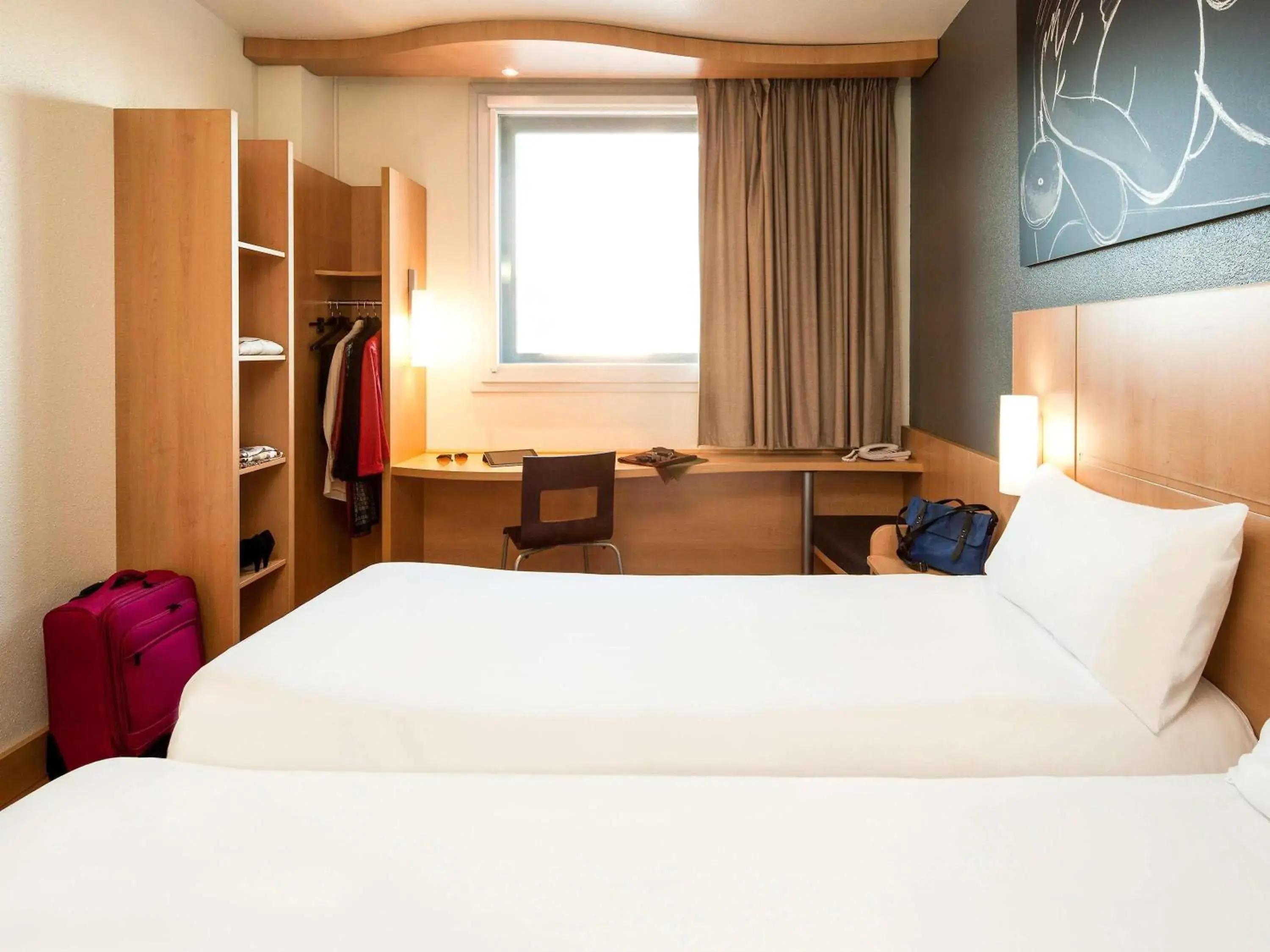 Bedroom, Bed in Ibis Barcelona Meridiana Bedroom, Bed in Ibis Barcelona Meridiana