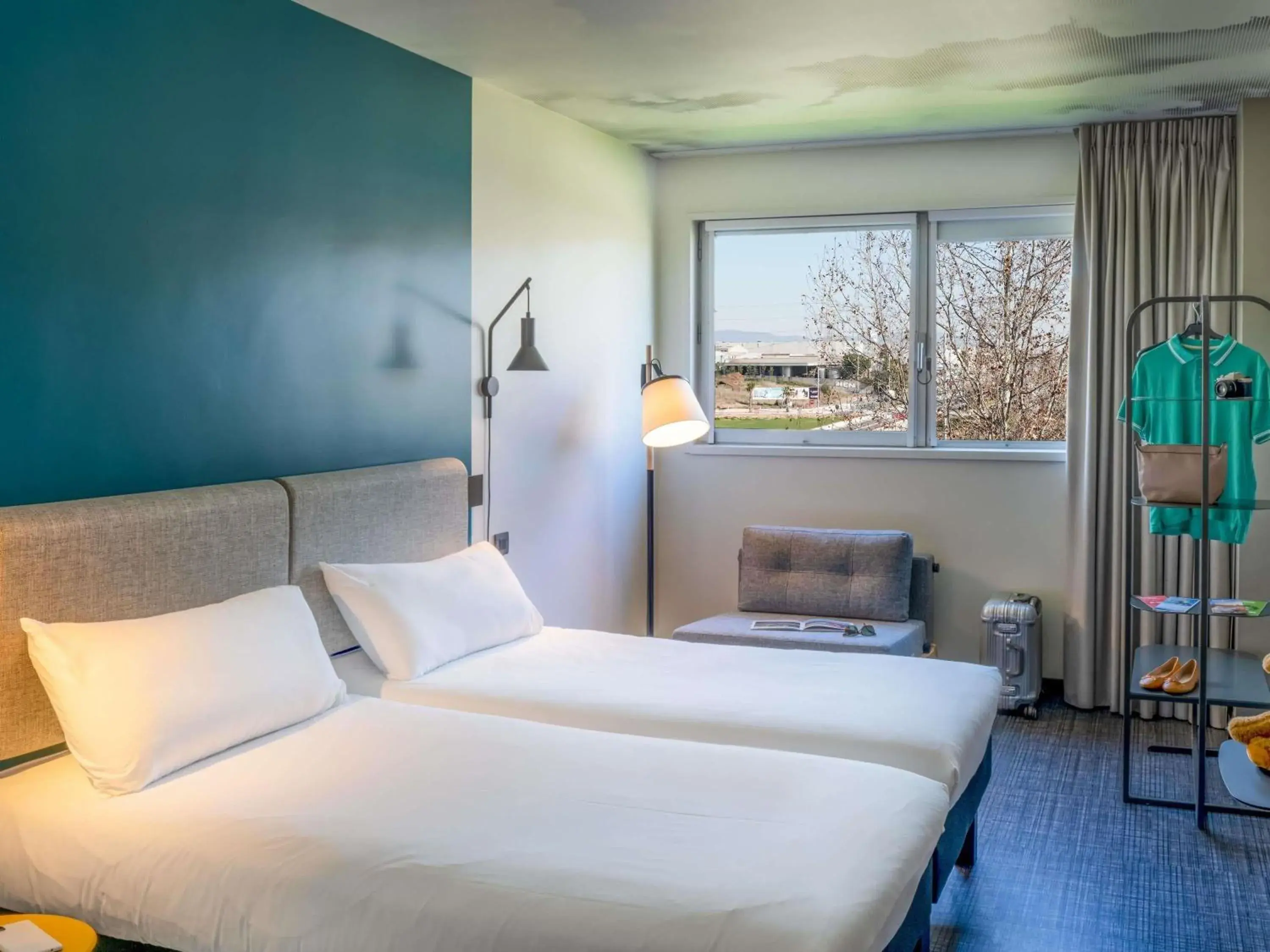 Property building, Bed in Ibis Barcelona Aeropuerto Viladecans Property building, Bed in Ibis Barcelona Aeropuerto Viladecans