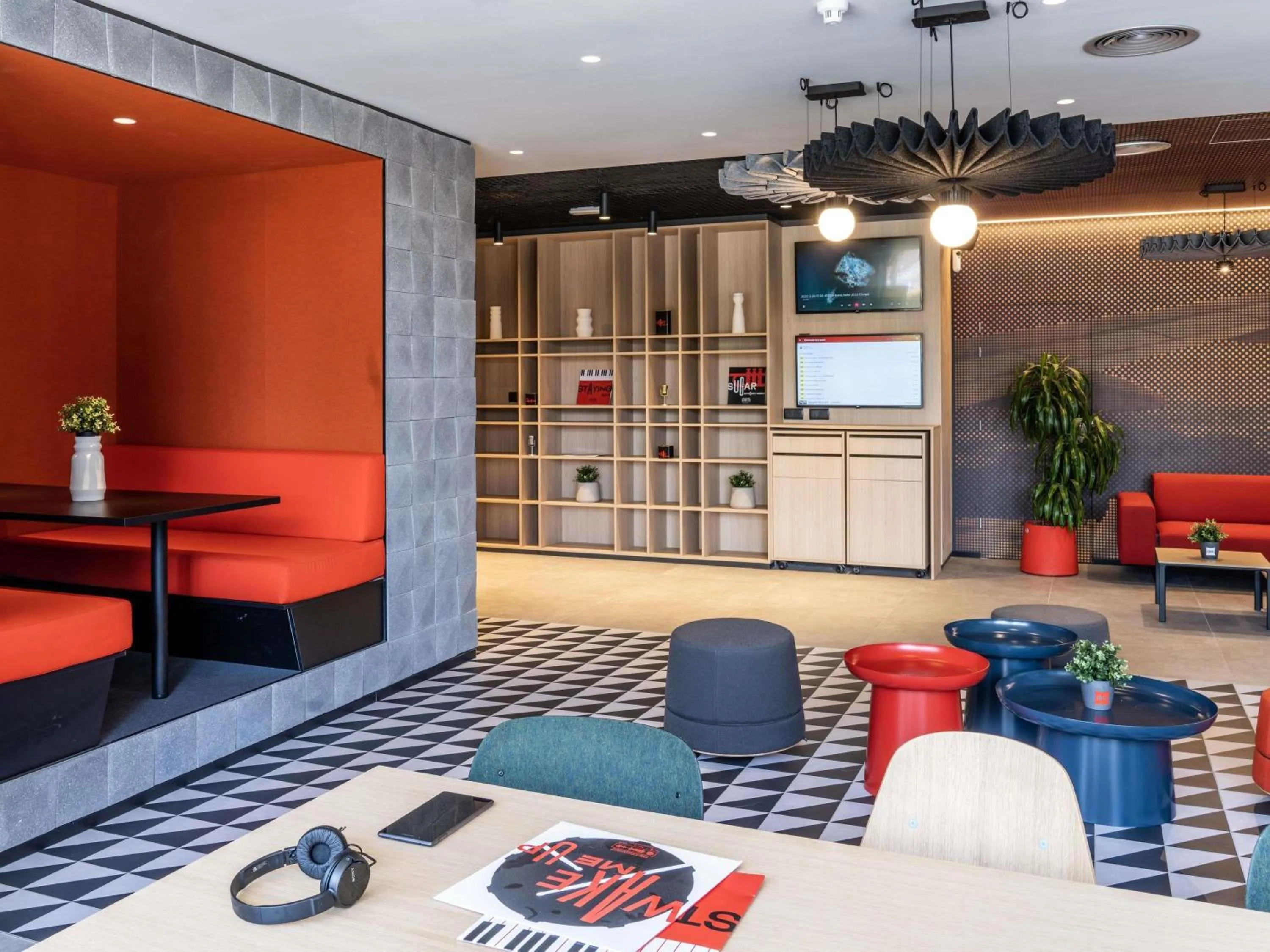 Lounge or bar in Ibis Barcelona Aeropuerto Viladecans