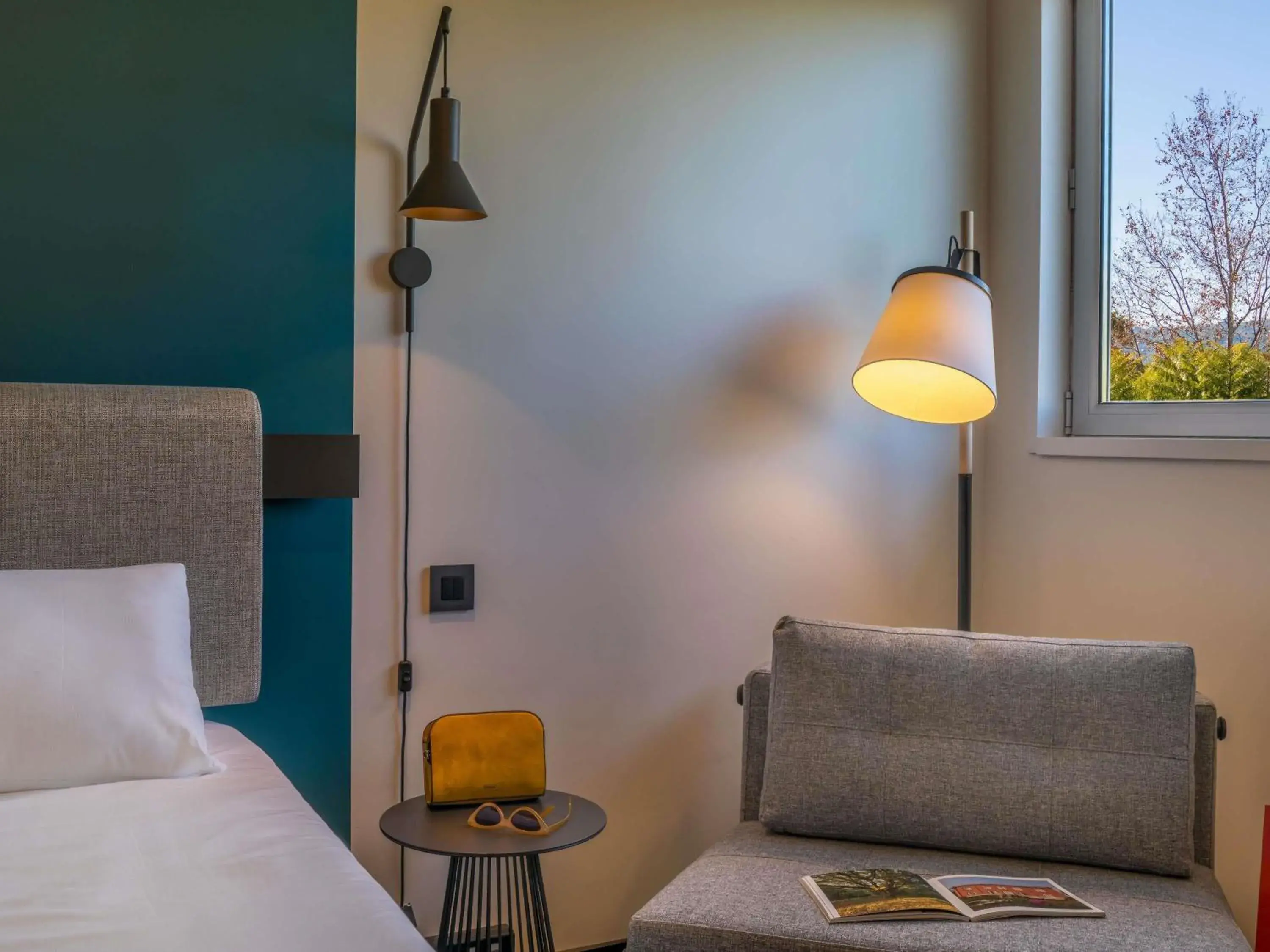 Bedroom, Bed in Ibis Barcelona Aeropuerto Viladecans Bedroom, Bed in Ibis Barcelona Aeropuerto Viladecans