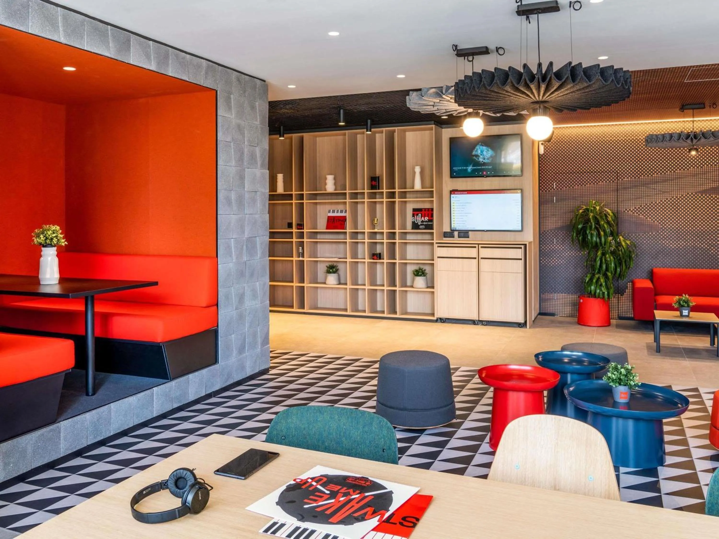 Lounge or bar in Ibis Barcelona Aeropuerto Viladecans