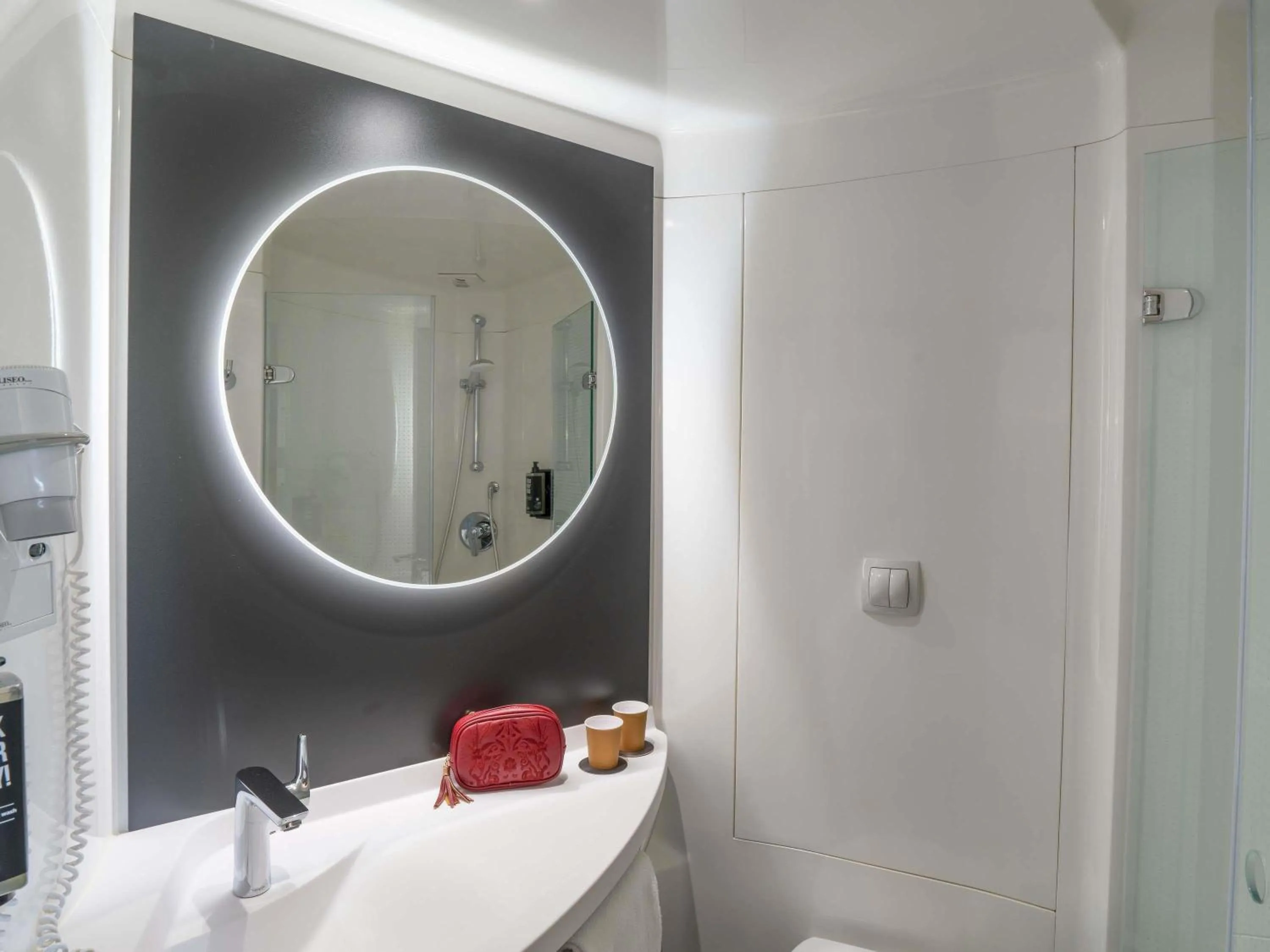 Bedroom in Ibis Barcelona Aeropuerto Viladecans