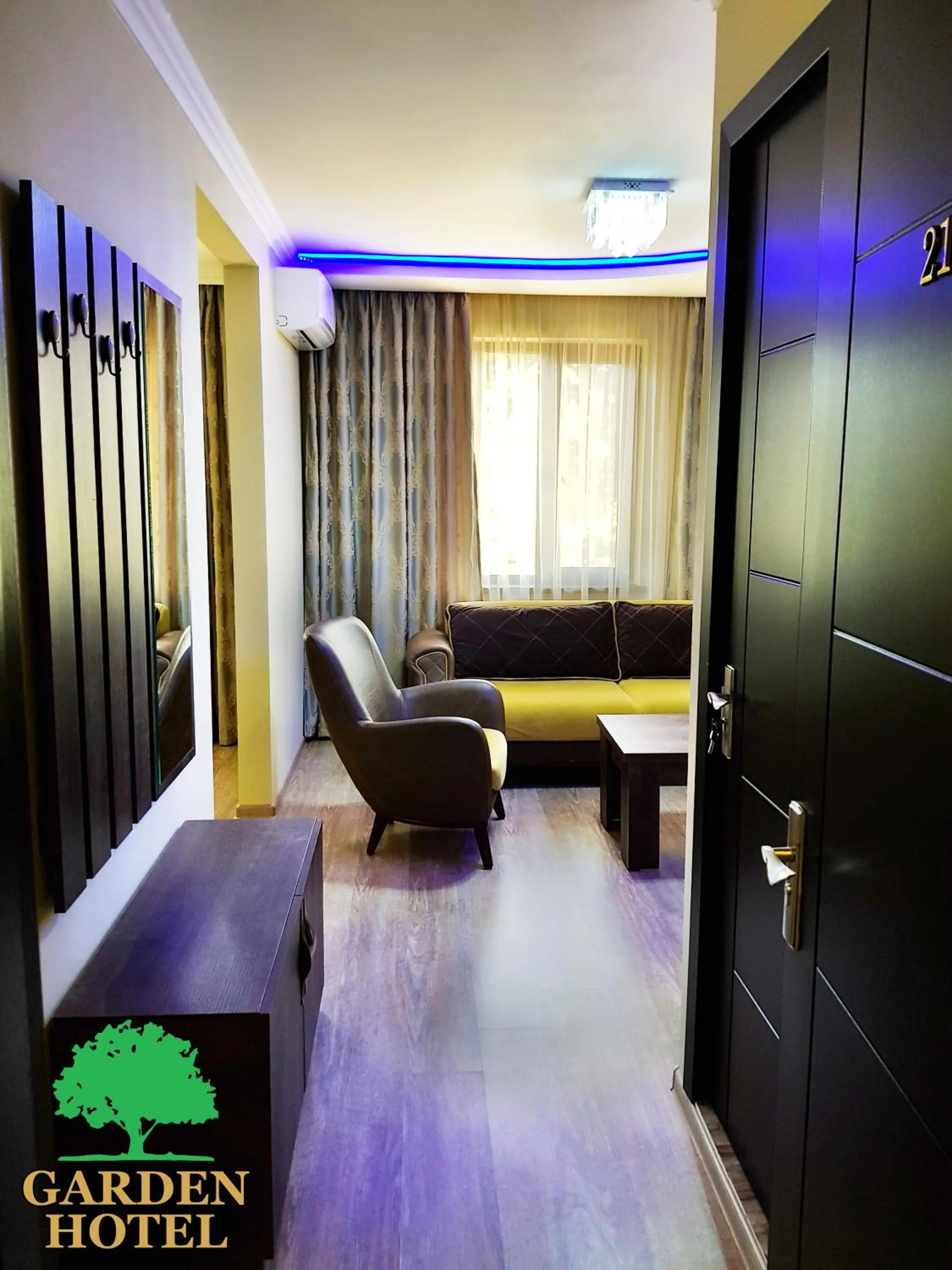 Living room in Garden Hotel