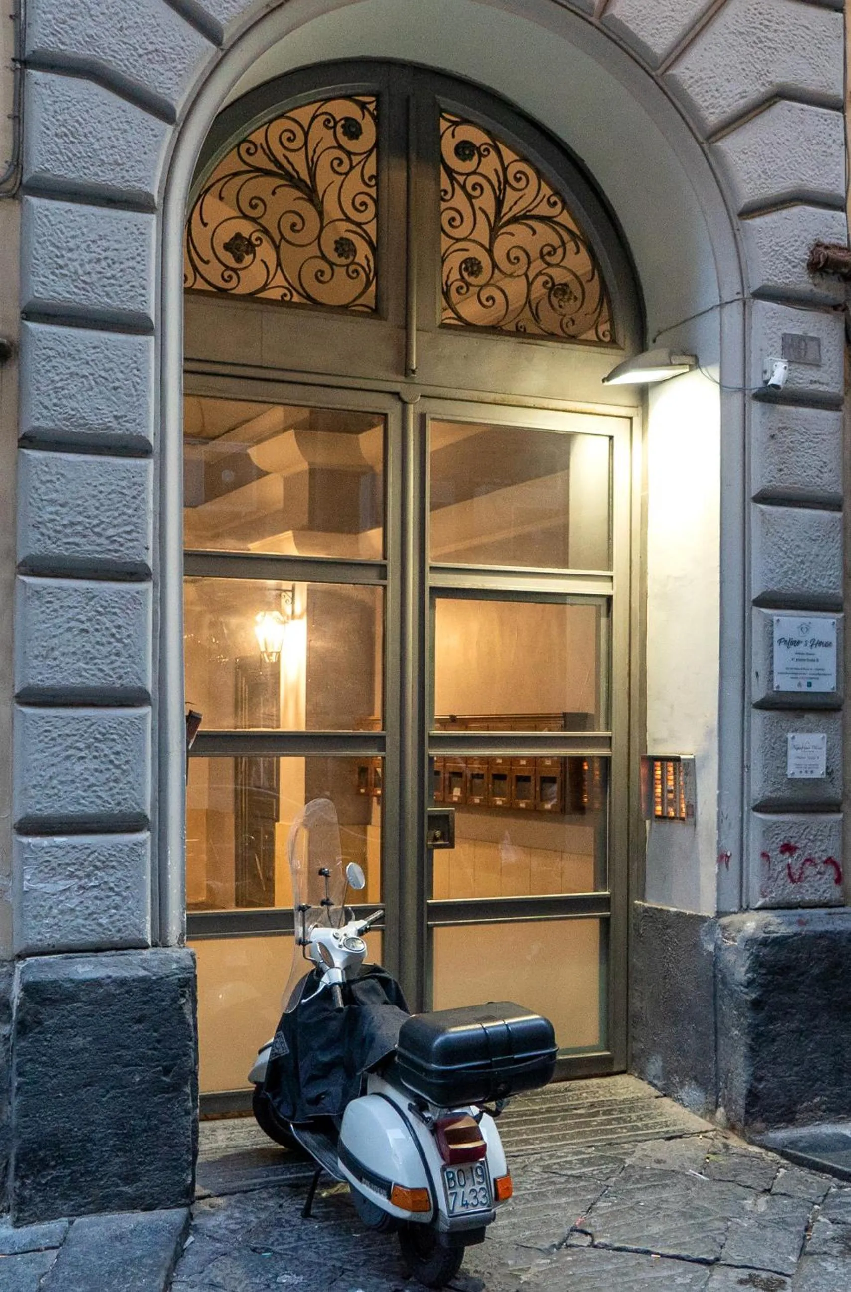 Property building in Napoliviva Bovio