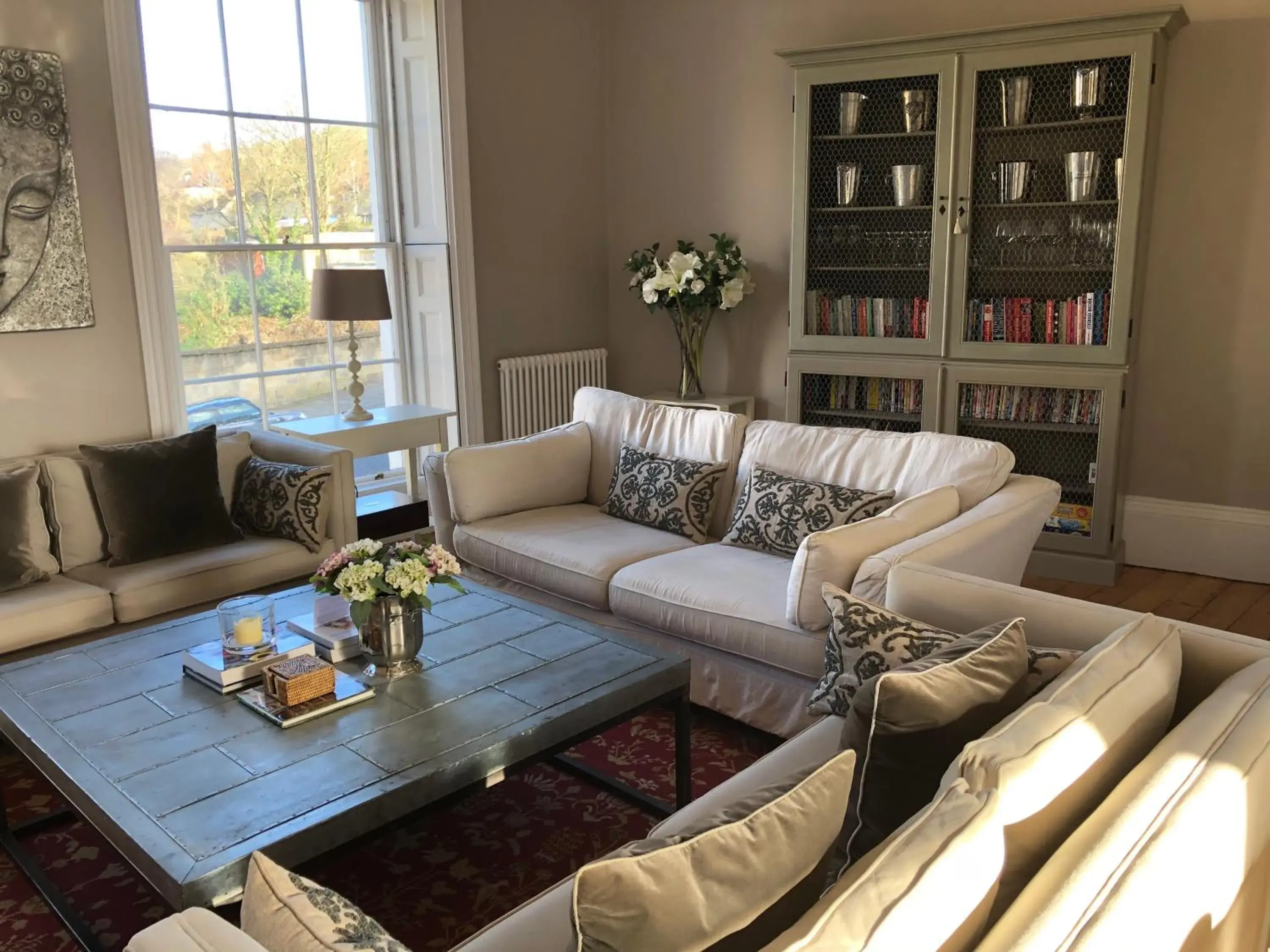 Three-Bedroom Apartment in 1 Georges Place Bath Three-Bedroom Apartment in 1 Georges Place Bath