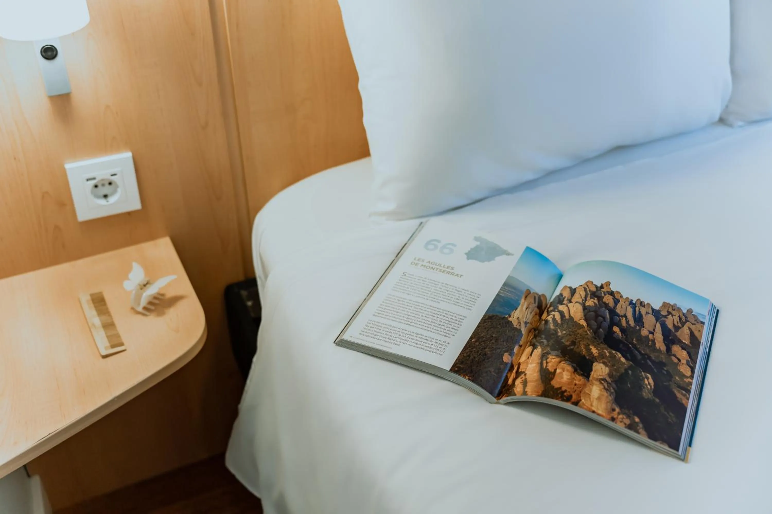 Decorative detail, Bed in Ibis Barcelona Plaza Glòries 22@