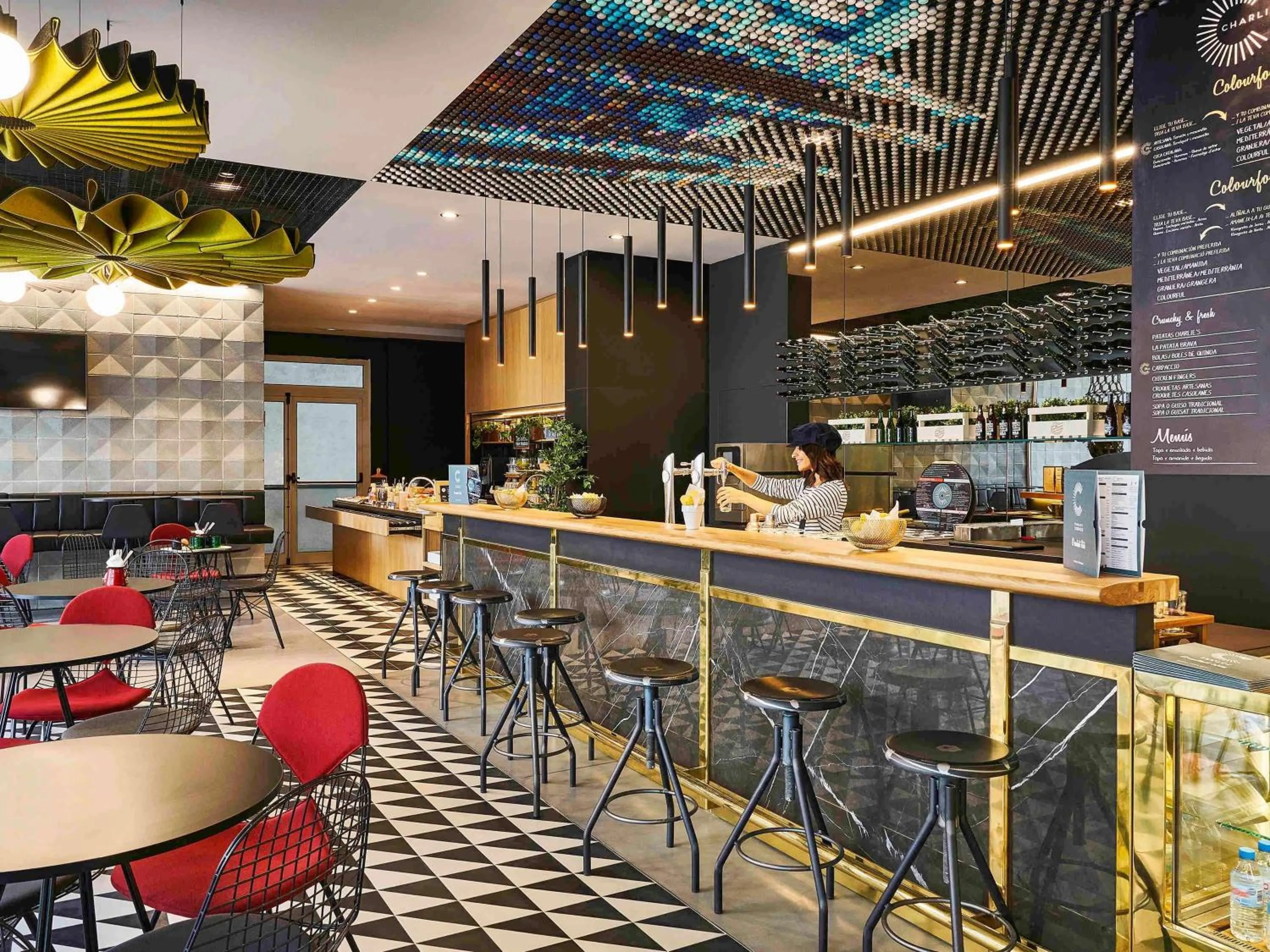 Restaurant/places to eat in Ibis Barcelona Plaza Glòries 22@