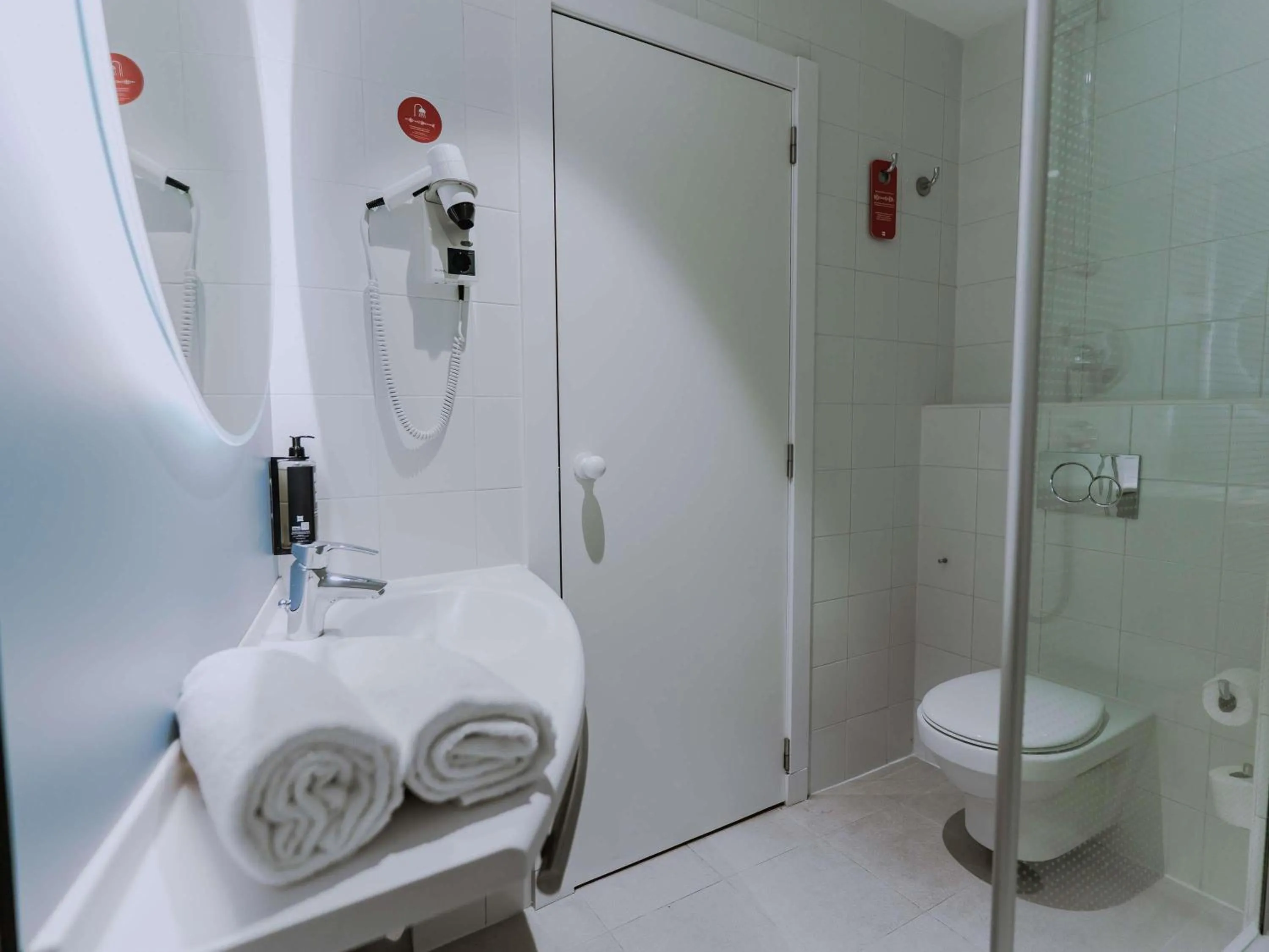 Bedroom in Ibis Barcelona Plaza Glòries 22@